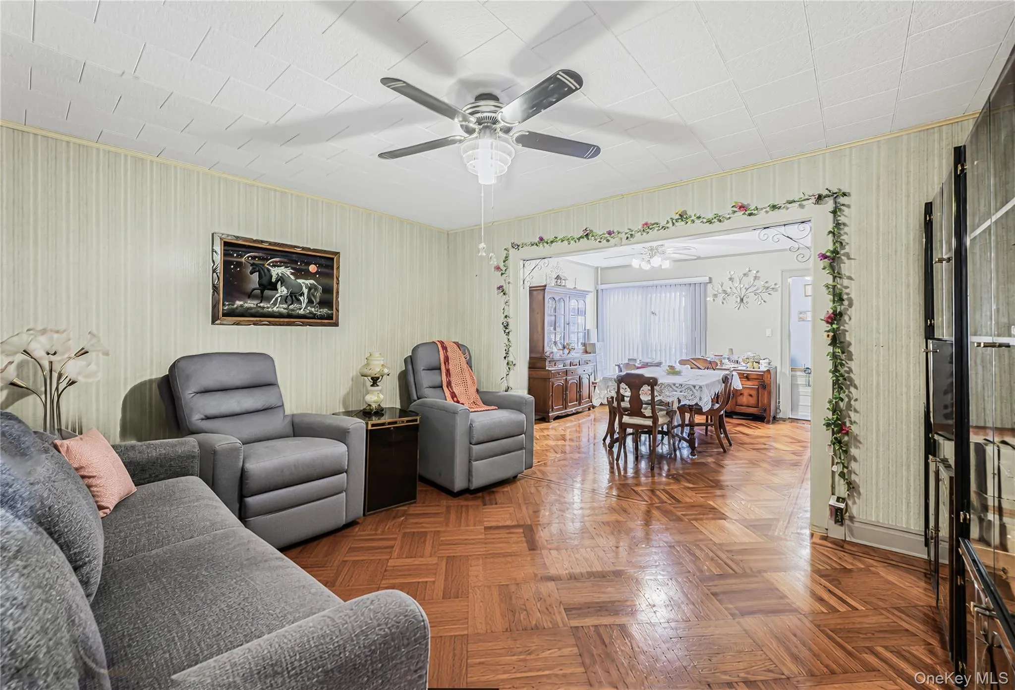 9307 76th Street, New York, NY, 3 Bedrooms Bedrooms, 6 Rooms Rooms,1 BathroomBathrooms,Residential,For Rent,76th,0,1052492 9307 76th Street, New York, NY, 3 Bedrooms Bedrooms, 6 Rooms Rooms,1 BathroomBathrooms,Residential,For Rent,76th,0,1052492