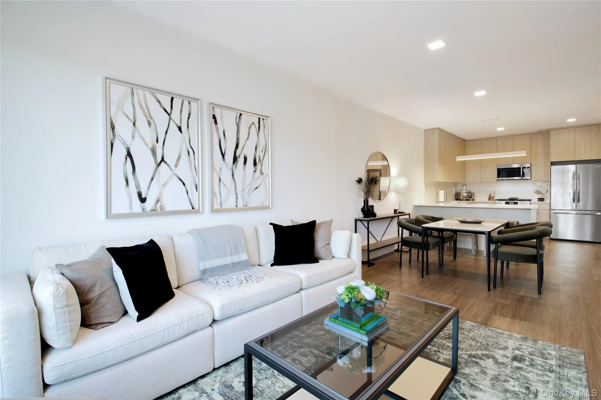 333 Warner Avenue, North Hempstead, NY, 1 Bedroom Bedrooms, 4 Rooms Rooms,1 BathroomBathrooms,Residential Lease,For Rent,Warner,0,1052497 333 Warner Avenue, North Hempstead, NY, 1 Bedroom Bedrooms, 4 Rooms Rooms,1 BathroomBathrooms,Residential Lease,For Rent,Warner,0,1052497