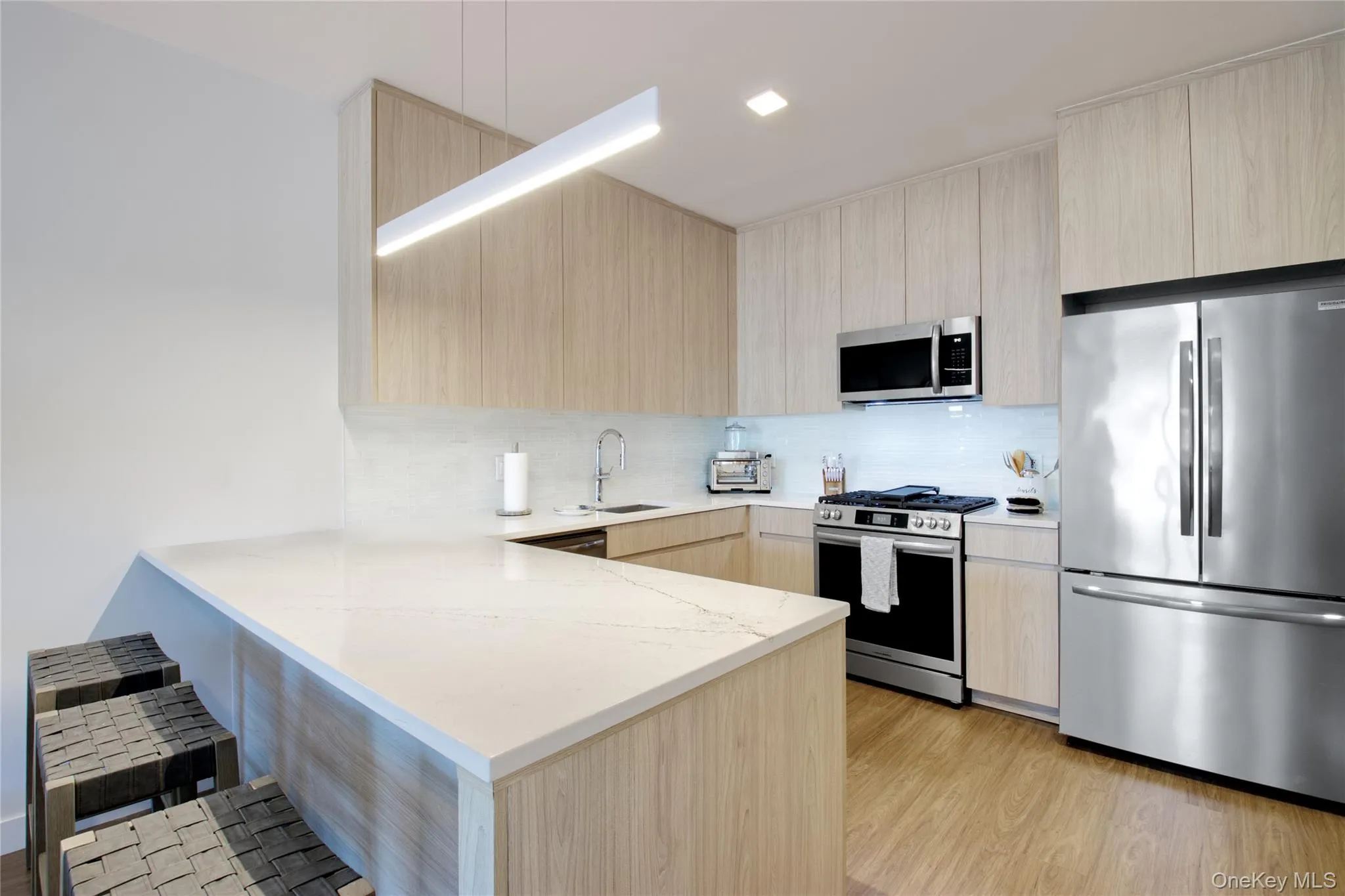333 Warner Avenue, North Hempstead, NY, 1 Bedroom Bedrooms, 4 Rooms Rooms,1 BathroomBathrooms,Residential Lease,For Rent,Warner,0,1052497 333 Warner Avenue, North Hempstead, NY, 1 Bedroom Bedrooms, 4 Rooms Rooms,1 BathroomBathrooms,Residential Lease,For Rent,Warner,0,1052497