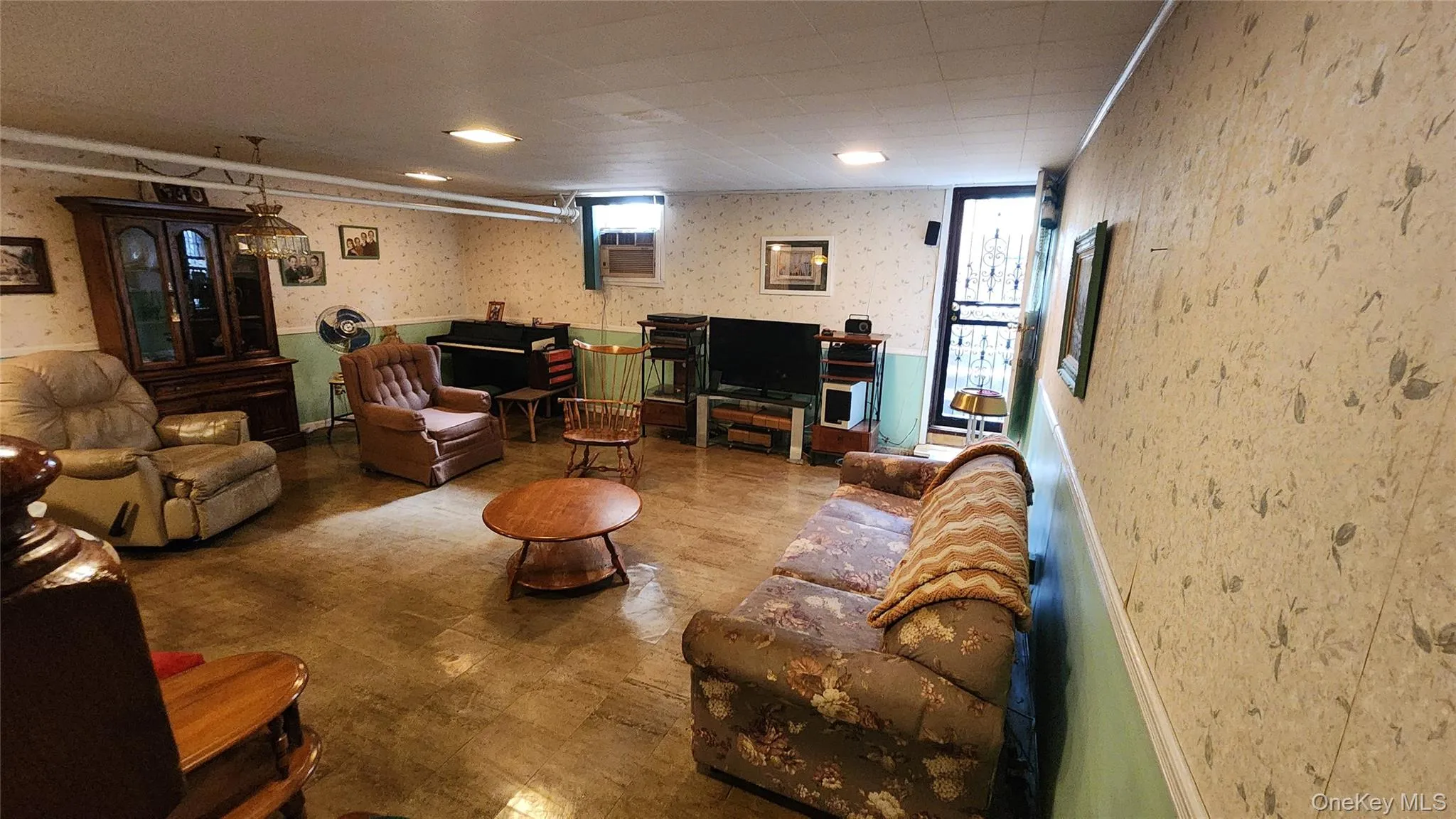 79-04 Kneeland Avenue, New York, NY, 2 Bedrooms Bedrooms, 7 Rooms Rooms,2 BathroomsBathrooms,Residential,For Rent,Kneeland,0,1052498 79-04 Kneeland Avenue, New York, NY, 2 Bedrooms Bedrooms, 7 Rooms Rooms,2 BathroomsBathrooms,Residential,For Rent,Kneeland,0,1052498