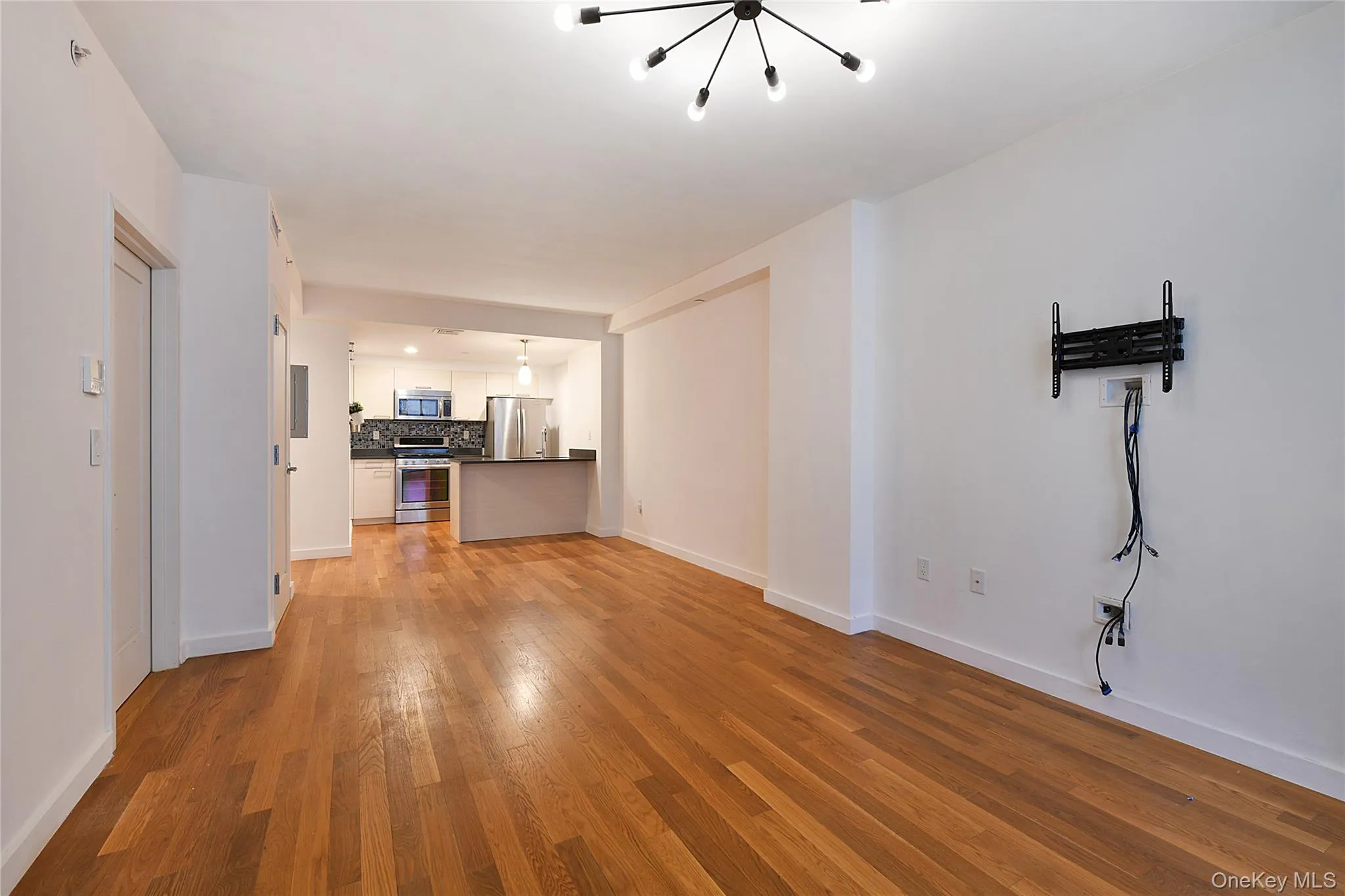 10620 70th Avenue, New York, NY, 1 Bedroom Bedrooms, 4 Rooms Rooms,1 BathroomBathrooms,Residential Lease,For Rent,70th,0,1052504 10620 70th Avenue, New York, NY, 1 Bedroom Bedrooms, 4 Rooms Rooms,1 BathroomBathrooms,Residential Lease,For Rent,70th,0,1052504