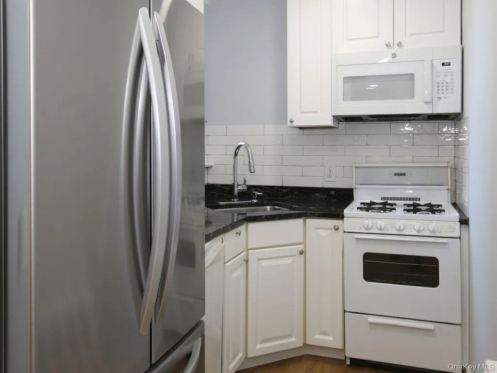 100 Theodore Fremd Avenue, Rye City, NY, 1 Bedroom Bedrooms, 3 Room Rooms,1 BathroomBathrooms,Residential Lease,For Rent,Theodore Fremd,0,1052505 100 Theodore Fremd Avenue, Rye City, NY, 1 Bedroom Bedrooms, 3 Room Rooms,1 BathroomBathrooms,Residential Lease,For Rent,Theodore Fremd,0,1052505