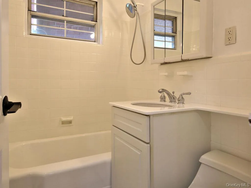 100 Theodore Fremd Avenue, Rye City, NY, 1 Bedroom Bedrooms, 3 Room Rooms,1 BathroomBathrooms,Residential Lease,For Rent,Theodore Fremd,0,1052505 100 Theodore Fremd Avenue, Rye City, NY, 1 Bedroom Bedrooms, 3 Room Rooms,1 BathroomBathrooms,Residential Lease,For Rent,Theodore Fremd,0,1052505