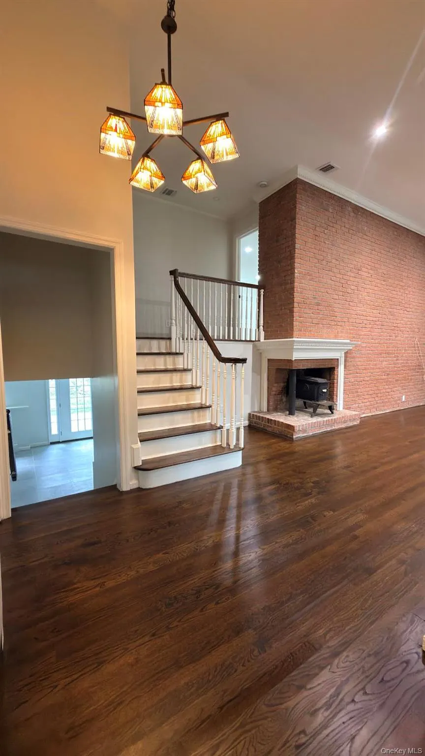 Vaulted ceilings, hardwood floors, light and airy. Fireplace not included in rental. Vaulted ceilings, hardwood floors, light and airy. Fireplace not included in rental.