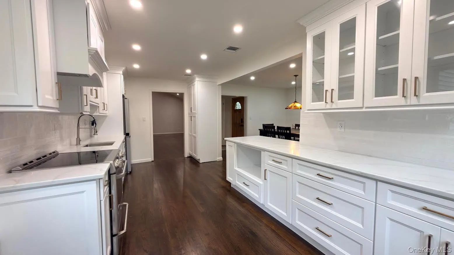 19 Bunkerhill Drive, Huntington, NY, 4 Bedrooms Bedrooms, 10 Rooms Rooms,2 BathroomsBathrooms,Residential Lease,For Rent,Bunkerhill,0,1052508 19 Bunkerhill Drive, Huntington, NY, 4 Bedrooms Bedrooms, 10 Rooms Rooms,2 BathroomsBathrooms,Residential Lease,For Rent,Bunkerhill,0,1052508