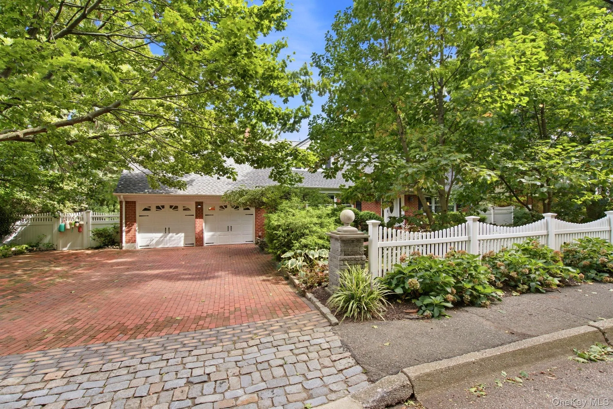 88 Little Neck Road, Huntington, NY, 4 Bedrooms Bedrooms, 8 Rooms Rooms,4 BathroomsBathrooms,Residential,For Rent,Little Neck,0,1052511 88 Little Neck Road, Huntington, NY, 4 Bedrooms Bedrooms, 8 Rooms Rooms,4 BathroomsBathrooms,Residential,For Rent,Little Neck,0,1052511