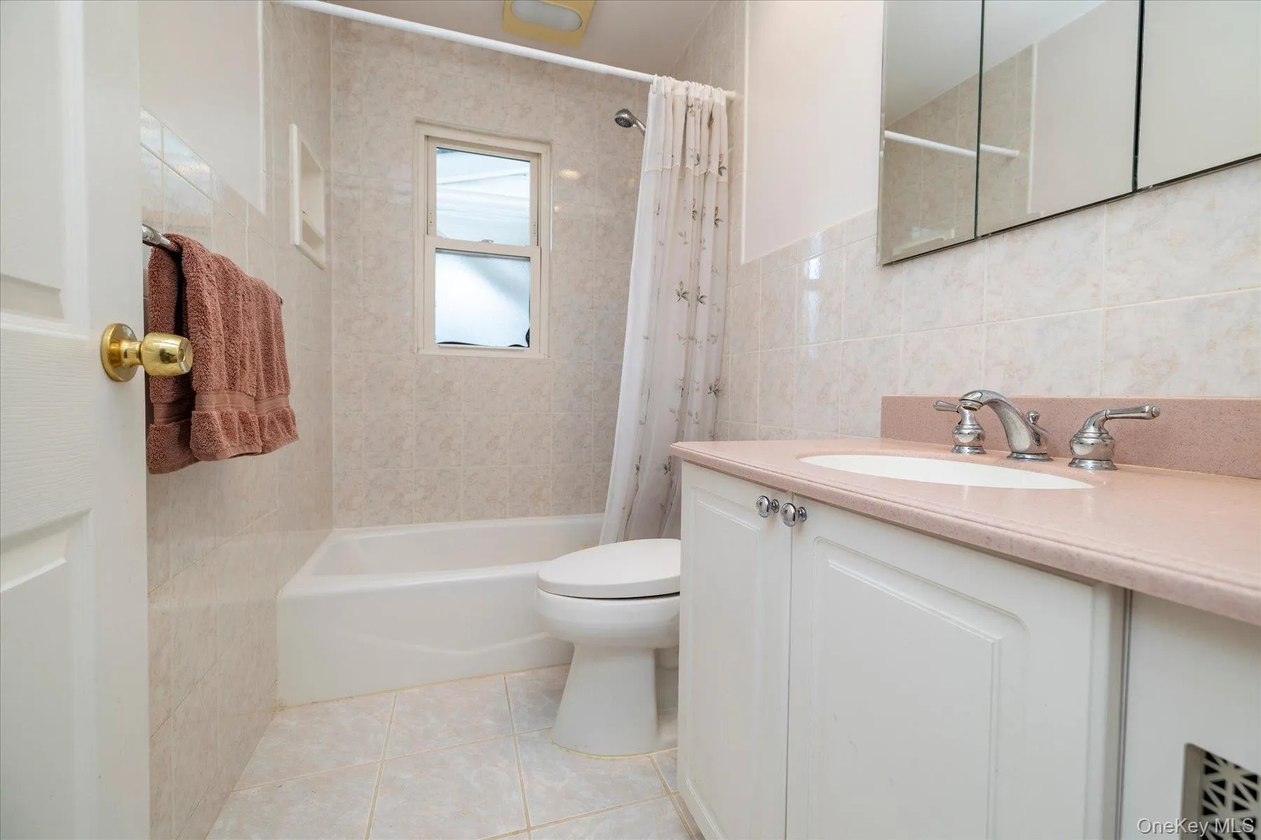 87 Woods Avenue, Hempstead, NY, 4 Bedrooms Bedrooms, 8 Rooms Rooms,2 BathroomsBathrooms,Residential,For Rent,Woods,0,1052514 87 Woods Avenue, Hempstead, NY, 4 Bedrooms Bedrooms, 8 Rooms Rooms,2 BathroomsBathrooms,Residential,For Rent,Woods,0,1052514