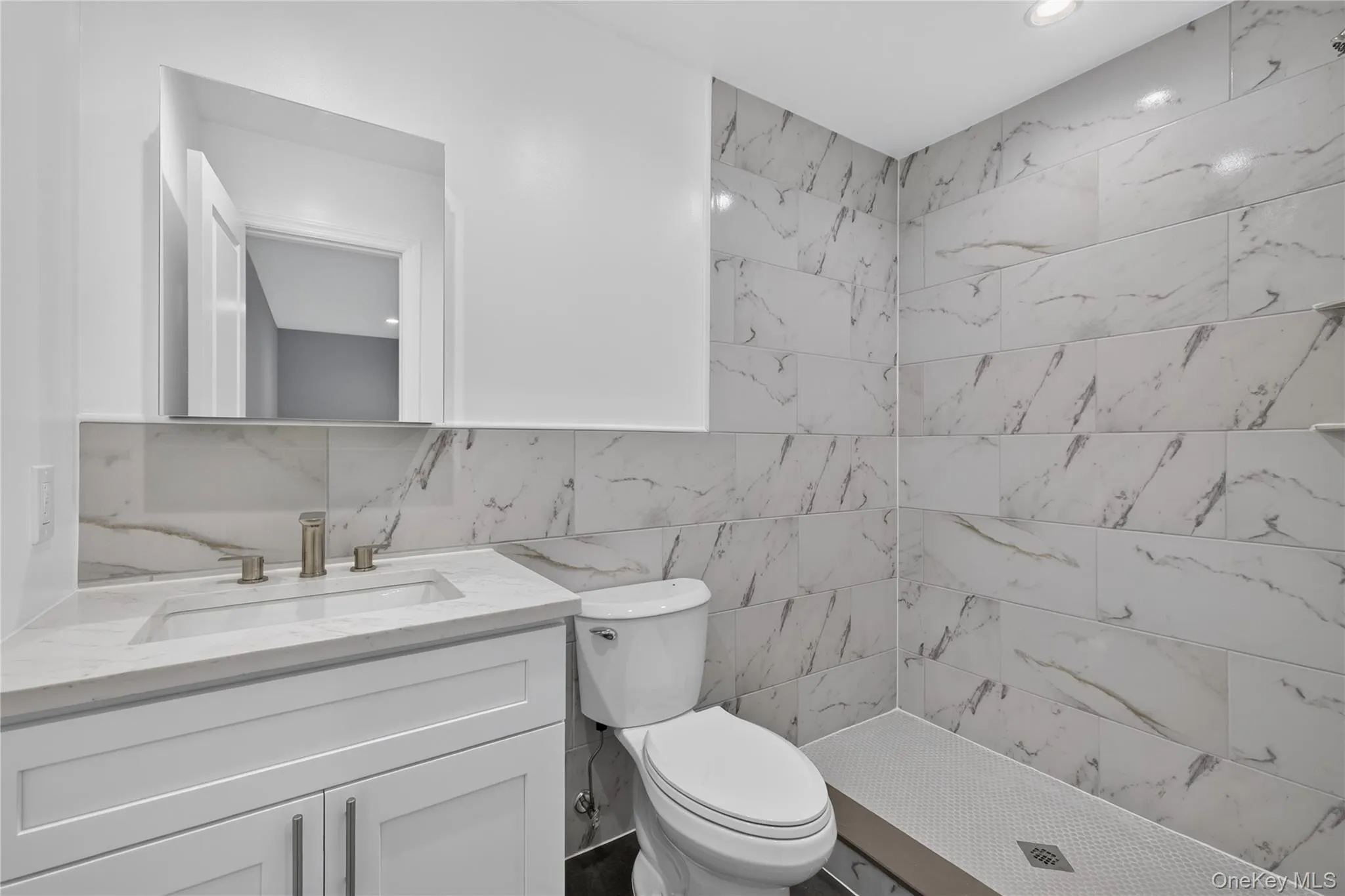 9 Oswego Place, West Babylon, NY, 5 Bedrooms Bedrooms, 9 Rooms Rooms,3 BathroomsBathrooms,Residential,For Rent,Oswego,0,1052518 9 Oswego Place, West Babylon, NY, 5 Bedrooms Bedrooms, 9 Rooms Rooms,3 BathroomsBathrooms,Residential,For Rent,Oswego,0,1052518
