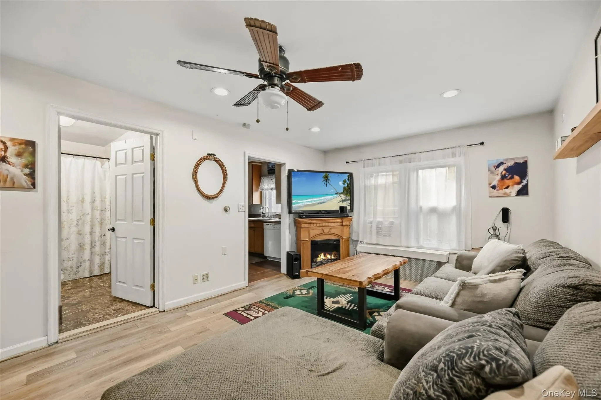 15 Elm Street, Warwick (town), NY, 3 Bedrooms Bedrooms, 6 Rooms Rooms,1 BathroomBathrooms,Residential,For Rent,Elm,0,1052521 15 Elm Street, Warwick (town), NY, 3 Bedrooms Bedrooms, 6 Rooms Rooms,1 BathroomBathrooms,Residential,For Rent,Elm,0,1052521