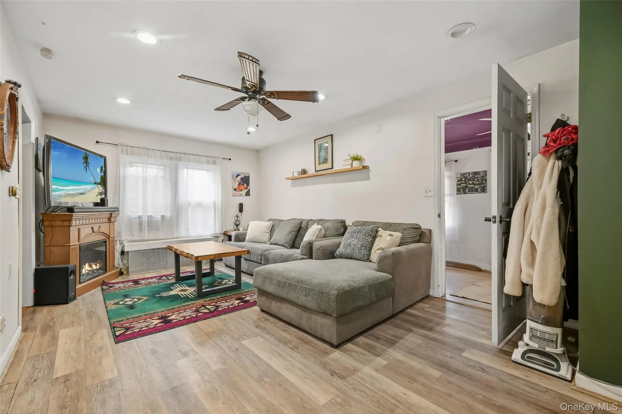 15 Elm Street, Warwick (town), NY, 3 Bedrooms Bedrooms, 6 Rooms Rooms,1 BathroomBathrooms,Residential,For Rent,Elm,0,1052521 15 Elm Street, Warwick (town), NY, 3 Bedrooms Bedrooms, 6 Rooms Rooms,1 BathroomBathrooms,Residential,For Rent,Elm,0,1052521