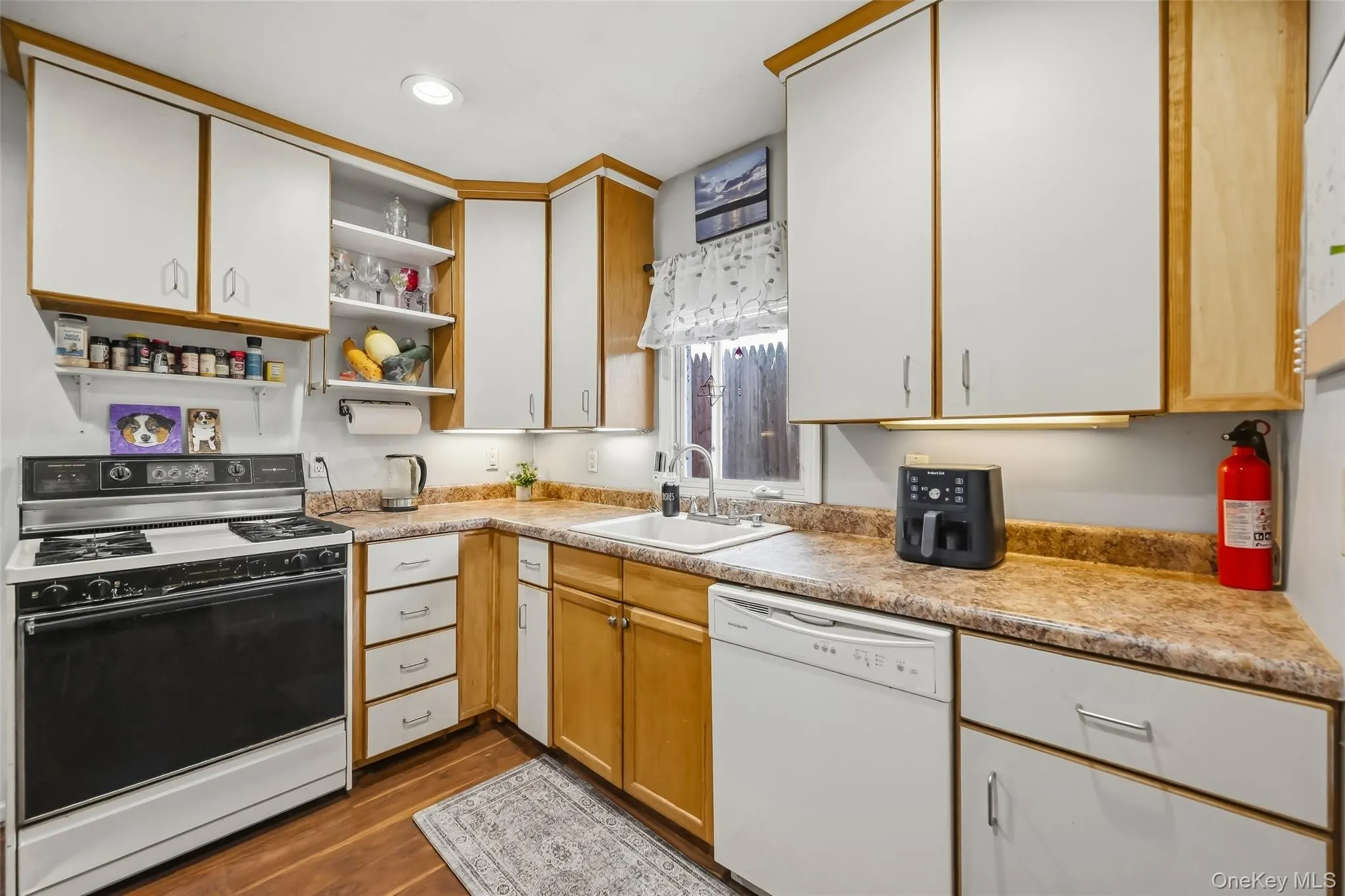 15 Elm Street, Warwick (town), NY, 3 Bedrooms Bedrooms, 6 Rooms Rooms,1 BathroomBathrooms,Residential,For Rent,Elm,0,1052521 15 Elm Street, Warwick (town), NY, 3 Bedrooms Bedrooms, 6 Rooms Rooms,1 BathroomBathrooms,Residential,For Rent,Elm,0,1052521