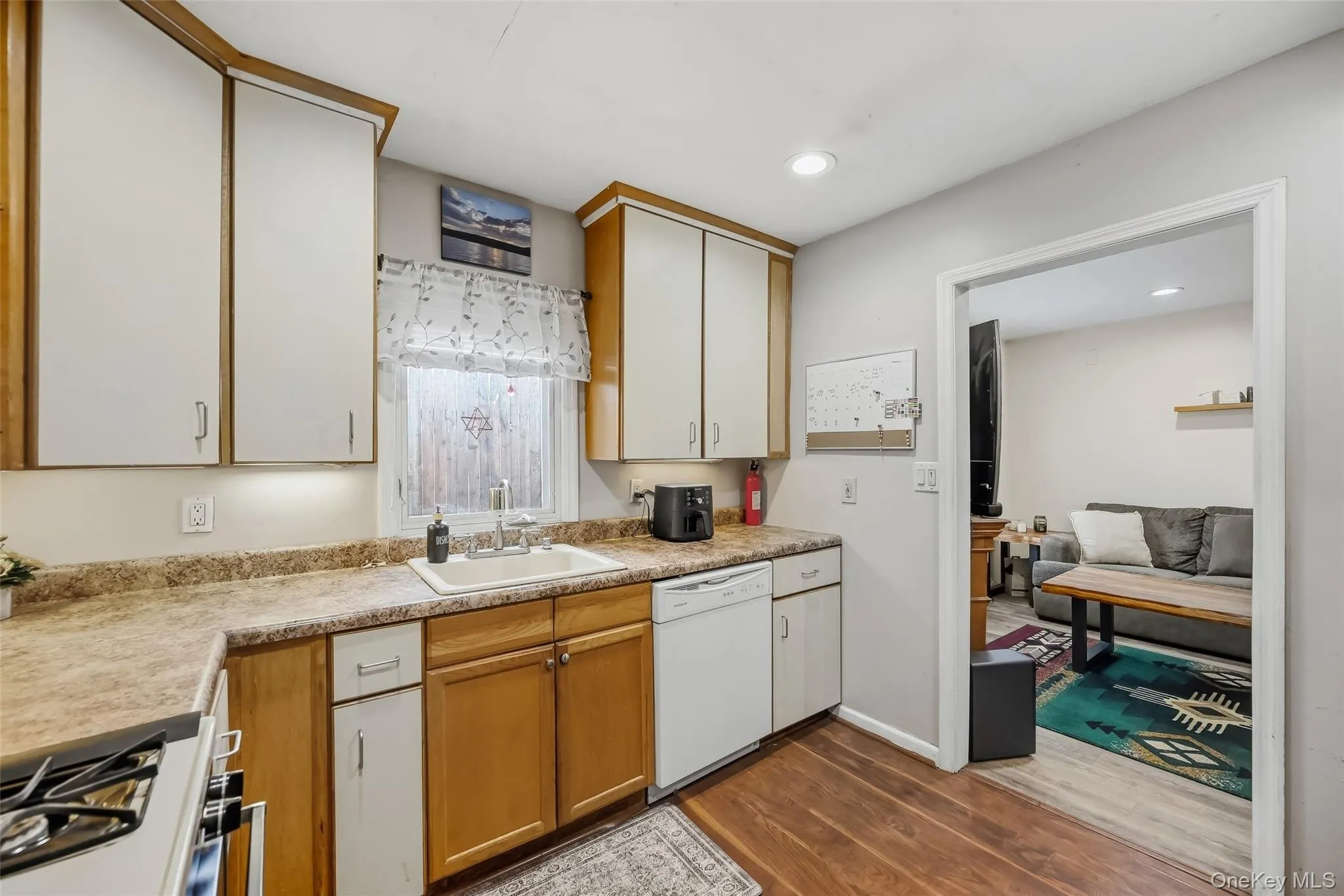 15 Elm Street, Warwick (town), NY, 3 Bedrooms Bedrooms, 6 Rooms Rooms,1 BathroomBathrooms,Residential,For Rent,Elm,0,1052521 15 Elm Street, Warwick (town), NY, 3 Bedrooms Bedrooms, 6 Rooms Rooms,1 BathroomBathrooms,Residential,For Rent,Elm,0,1052521