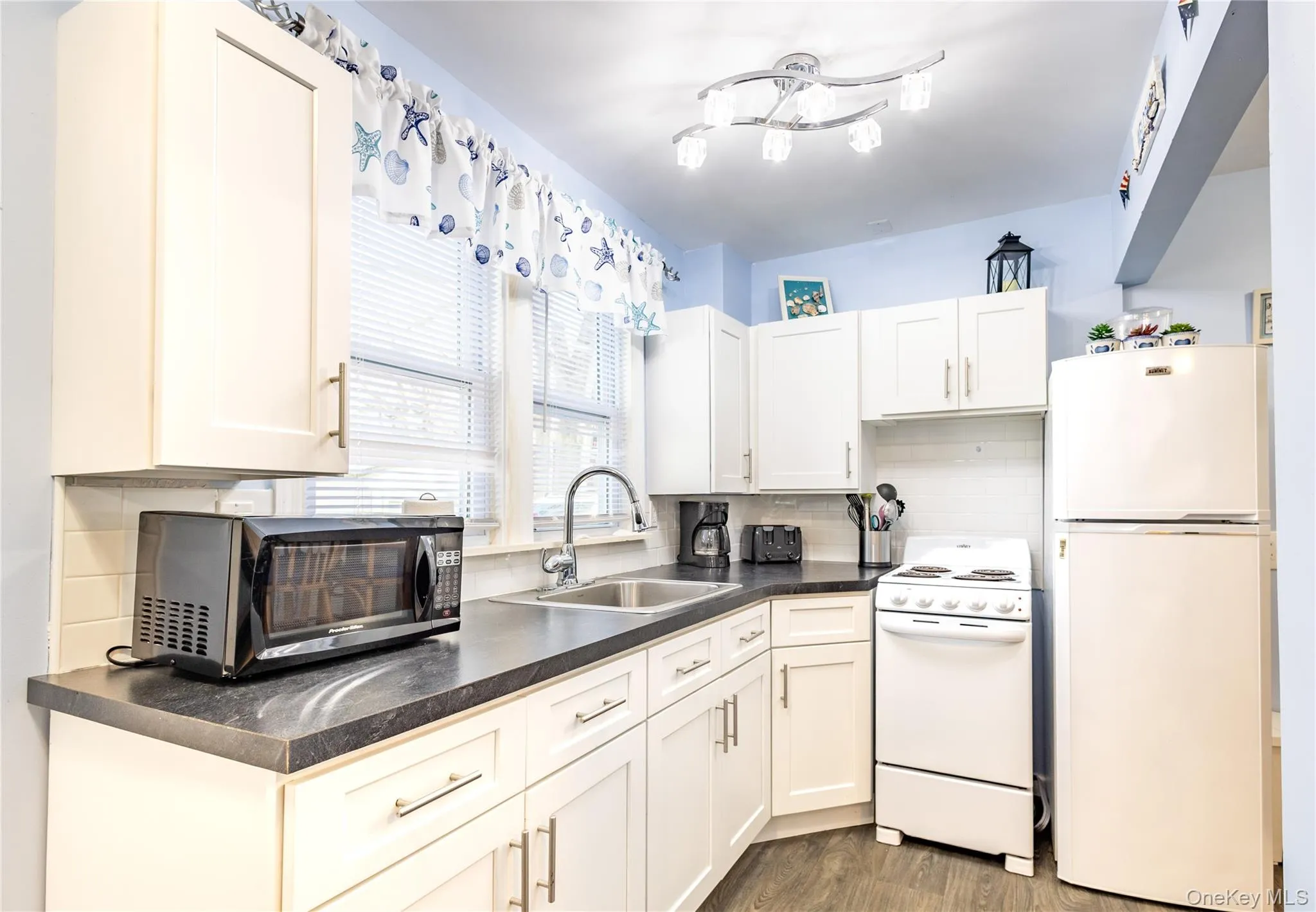 5 Surfway, Riverhead, NY, 4 Bedrooms Bedrooms, 8 Rooms Rooms,2 BathroomsBathrooms,Residential,For Rent,Surfway,0,1052527 5 Surfway, Riverhead, NY, 4 Bedrooms Bedrooms, 8 Rooms Rooms,2 BathroomsBathrooms,Residential,For Rent,Surfway,0,1052527
