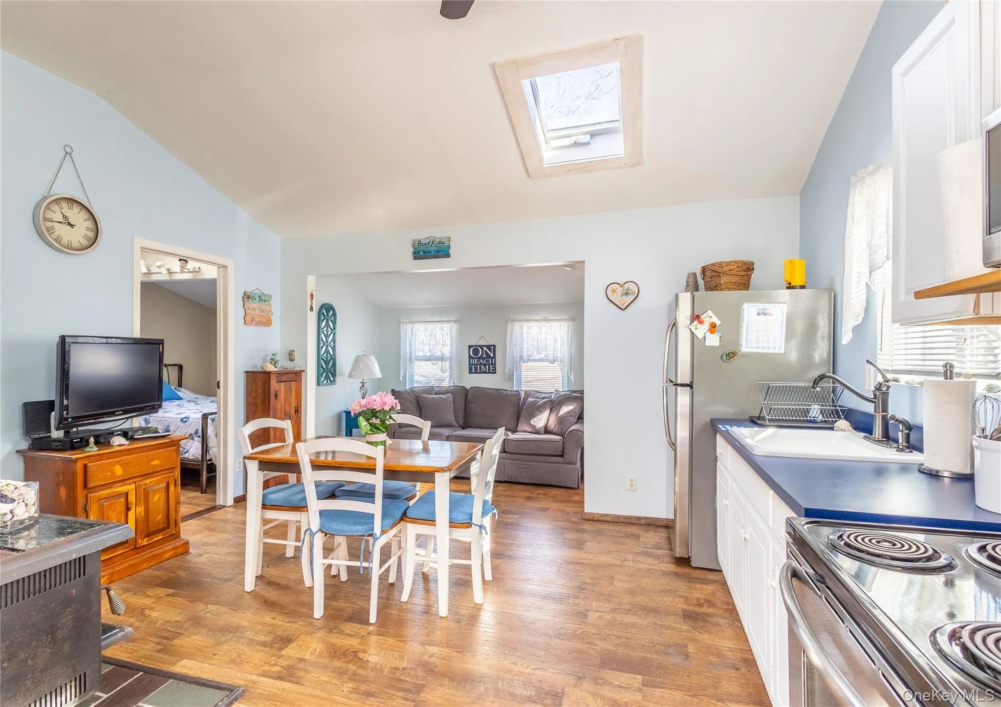 5 Surfway, Riverhead, NY, 4 Bedrooms Bedrooms, 8 Rooms Rooms,2 BathroomsBathrooms,Residential,For Rent,Surfway,0,1052527 5 Surfway, Riverhead, NY, 4 Bedrooms Bedrooms, 8 Rooms Rooms,2 BathroomsBathrooms,Residential,For Rent,Surfway,0,1052527