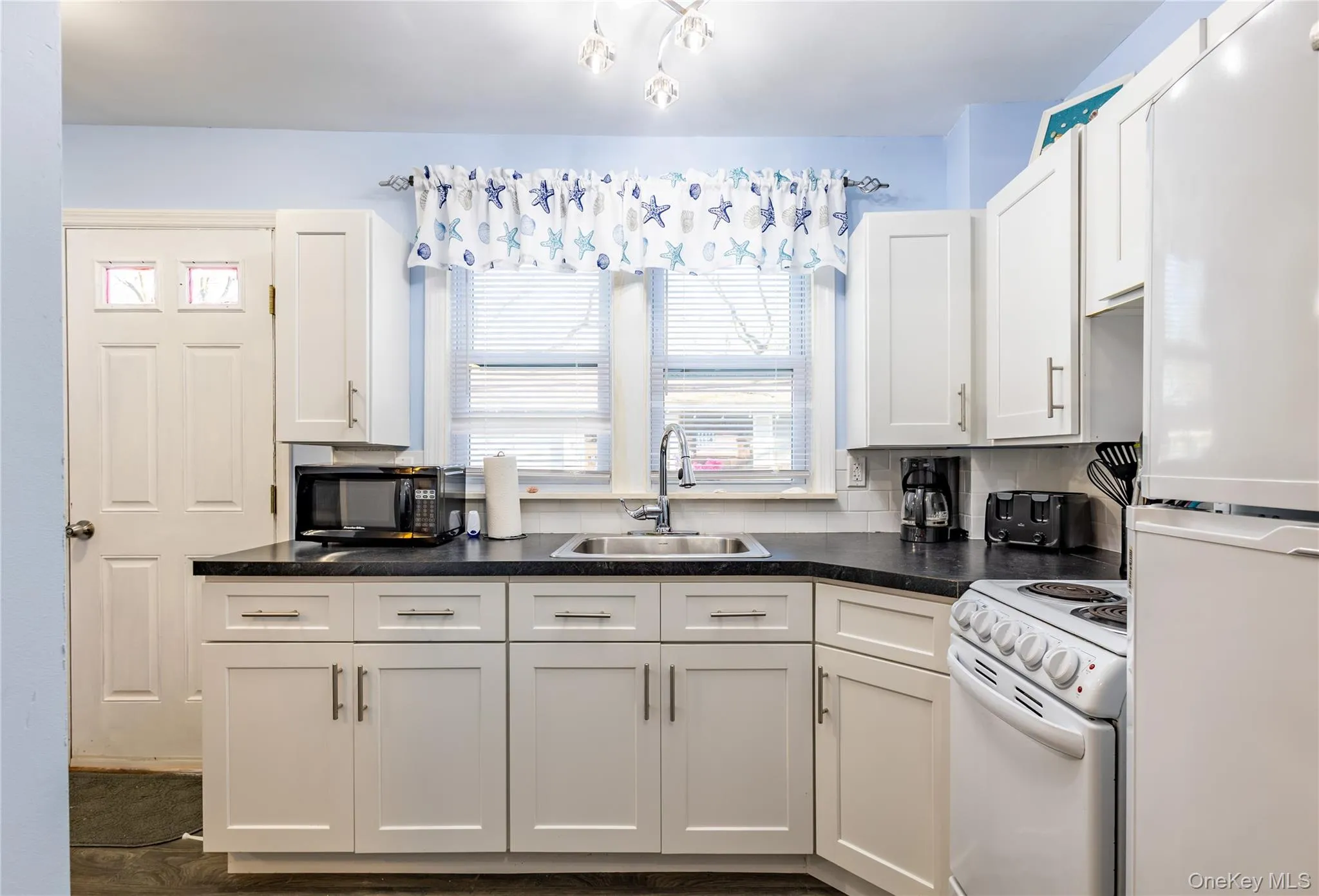 5 Surfway, Riverhead, NY, 4 Bedrooms Bedrooms, 8 Rooms Rooms,2 BathroomsBathrooms,Residential,For Rent,Surfway,0,1052527 5 Surfway, Riverhead, NY, 4 Bedrooms Bedrooms, 8 Rooms Rooms,2 BathroomsBathrooms,Residential,For Rent,Surfway,0,1052527
