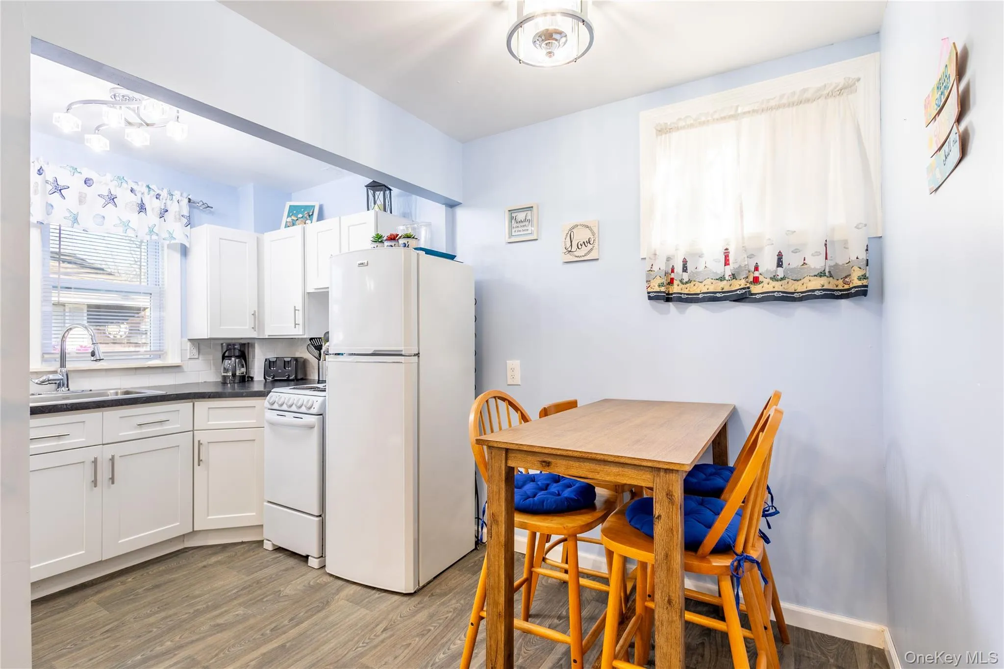 5 Surfway, Riverhead, NY, 4 Bedrooms Bedrooms, 8 Rooms Rooms,2 BathroomsBathrooms,Residential,For Rent,Surfway,0,1052527 5 Surfway, Riverhead, NY, 4 Bedrooms Bedrooms, 8 Rooms Rooms,2 BathroomsBathrooms,Residential,For Rent,Surfway,0,1052527