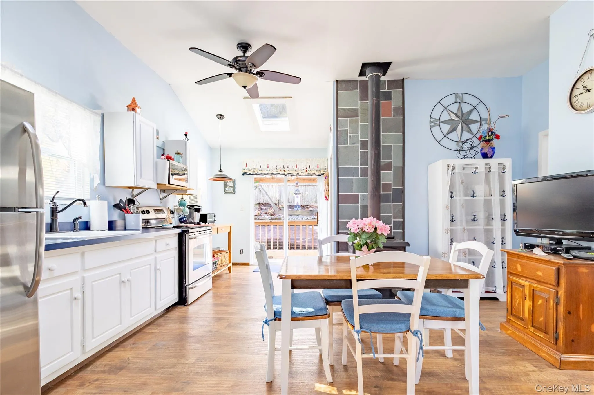 5 Surfway, Riverhead, NY, 4 Bedrooms Bedrooms, 8 Rooms Rooms,2 BathroomsBathrooms,Residential,For Rent,Surfway,0,1052527 5 Surfway, Riverhead, NY, 4 Bedrooms Bedrooms, 8 Rooms Rooms,2 BathroomsBathrooms,Residential,For Rent,Surfway,0,1052527