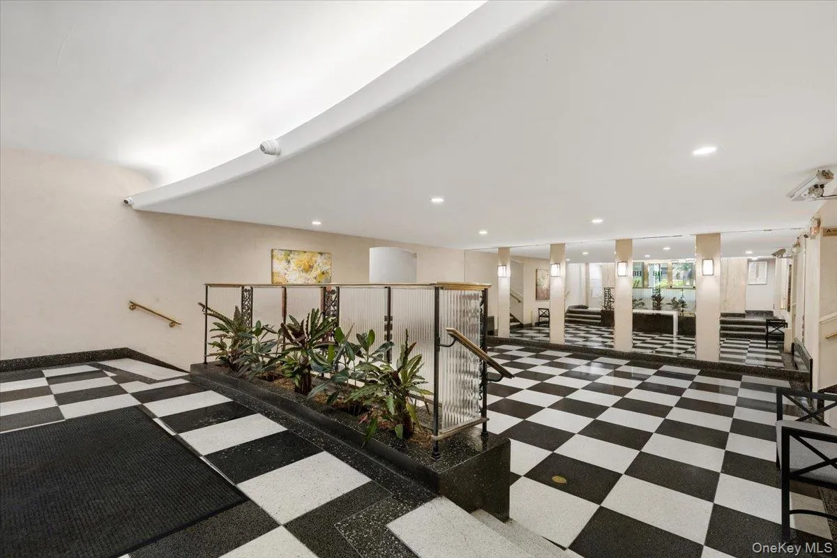 16 Broadway, White Plains, NY, 1 Bedroom Bedrooms, 4 Rooms Rooms,1 BathroomBathrooms,Residential,For Rent,Broadway,0,1052528 16 Broadway, White Plains, NY, 1 Bedroom Bedrooms, 4 Rooms Rooms,1 BathroomBathrooms,Residential,For Rent,Broadway,0,1052528