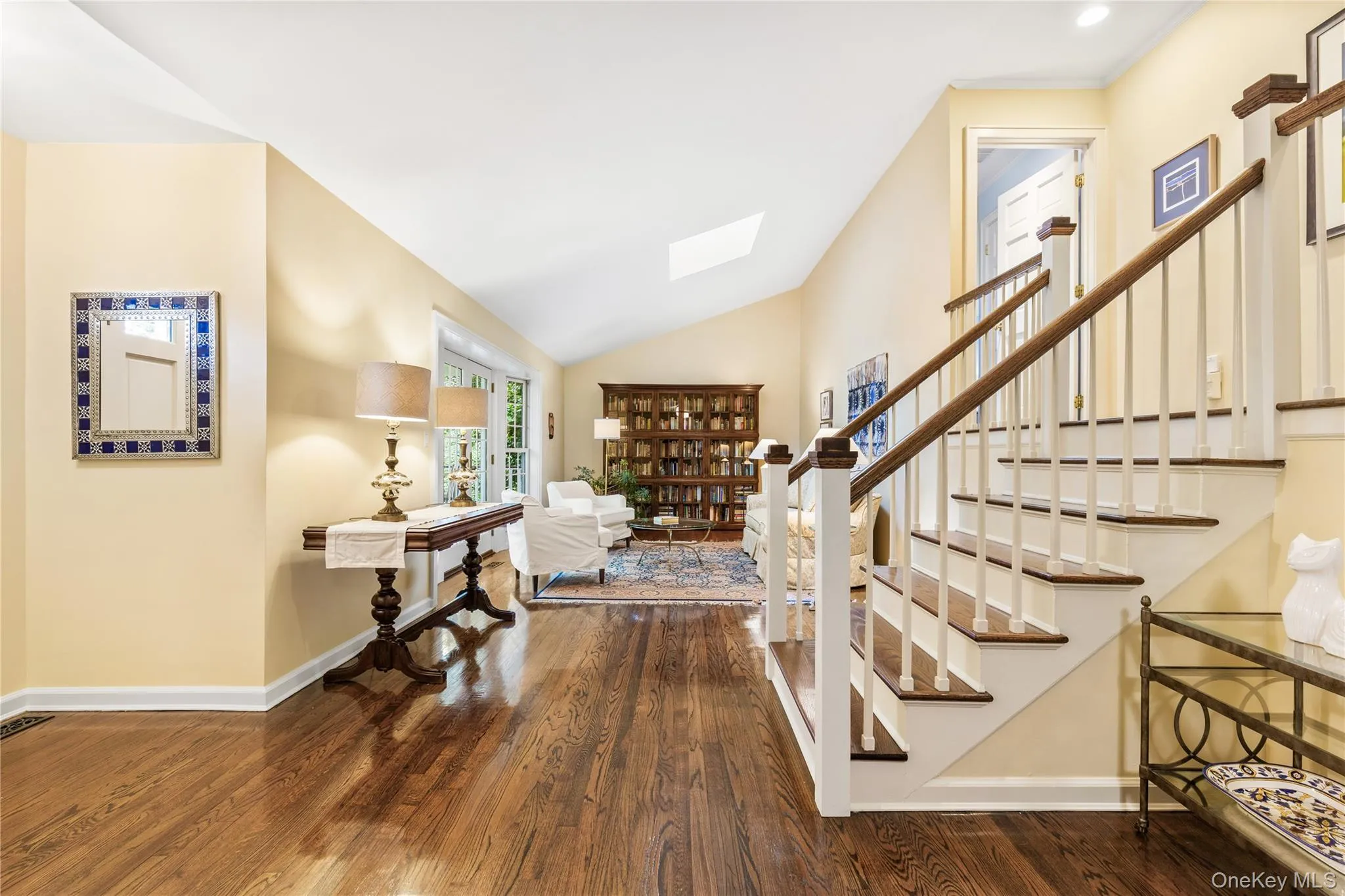 Expansive open space that can also offer privacy and ideal flow Expansive open space that can also offer privacy and ideal flow