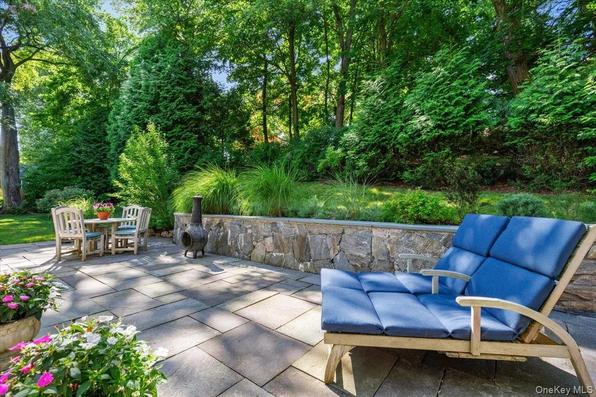 Gracious patio for chilling and entertaining Gracious patio for chilling and entertaining