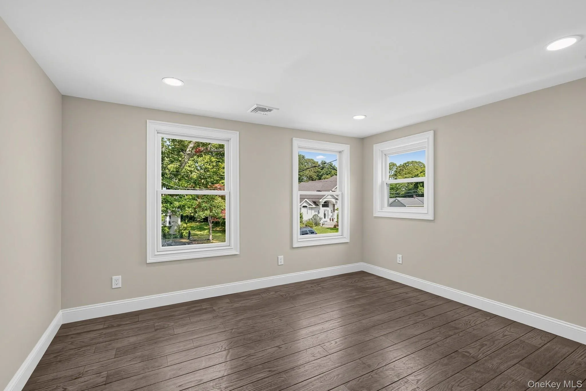 355 Forest Lane, Smithtown, NY, 4 Bedrooms Bedrooms, 7 Rooms Rooms,2 BathroomsBathrooms,Residential,For Rent,Forest,0,1052534 355 Forest Lane, Smithtown, NY, 4 Bedrooms Bedrooms, 7 Rooms Rooms,2 BathroomsBathrooms,Residential,For Rent,Forest,0,1052534