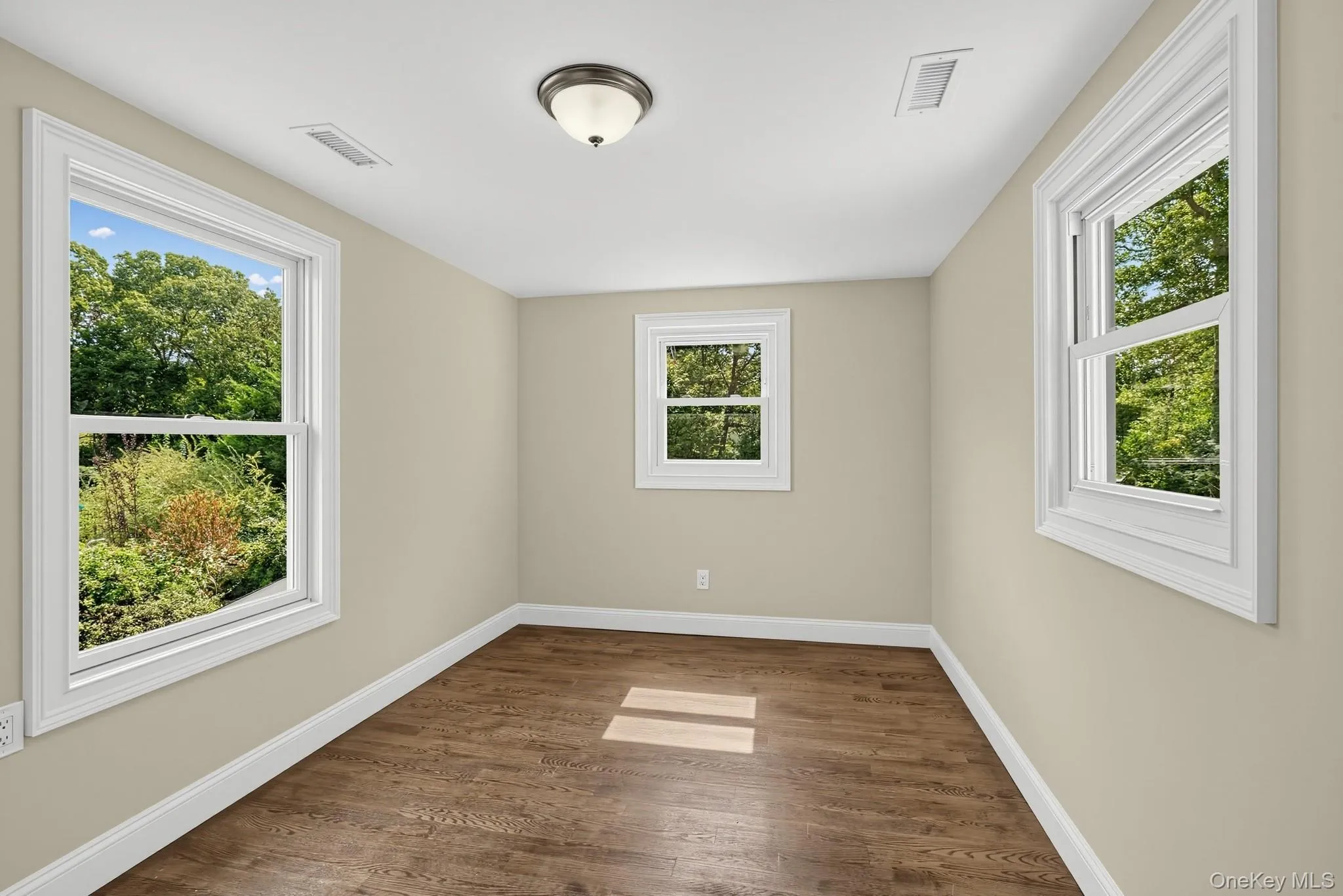355 Forest Lane, Smithtown, NY, 4 Bedrooms Bedrooms, 7 Rooms Rooms,2 BathroomsBathrooms,Residential,For Rent,Forest,0,1052534 355 Forest Lane, Smithtown, NY, 4 Bedrooms Bedrooms, 7 Rooms Rooms,2 BathroomsBathrooms,Residential,For Rent,Forest,0,1052534