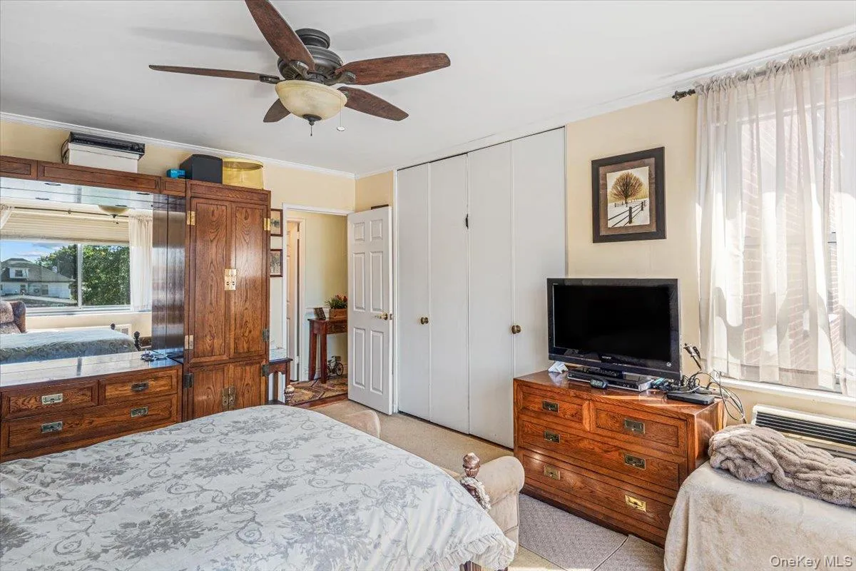 220-55 46th Avenue, New York, NY, 1 Bedroom Bedrooms, 3 Rooms Rooms,1 BathroomBathrooms,Residential,For Rent,46th,0,1052542 220-55 46th Avenue, New York, NY, 1 Bedroom Bedrooms, 3 Rooms Rooms,1 BathroomBathrooms,Residential,For Rent,46th,0,1052542