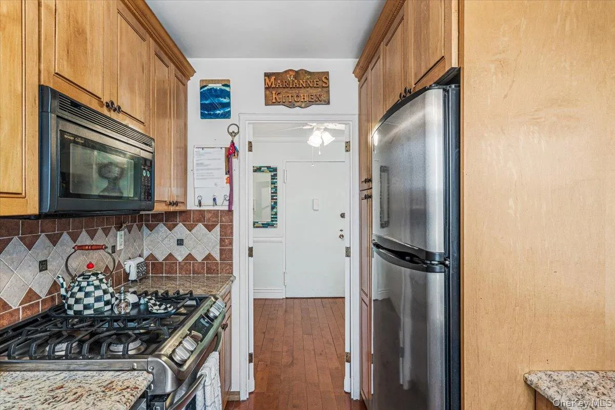 220-55 46th Avenue, New York, NY, 1 Bedroom Bedrooms, 3 Rooms Rooms,1 BathroomBathrooms,Residential,For Rent,46th,0,1052542 220-55 46th Avenue, New York, NY, 1 Bedroom Bedrooms, 3 Rooms Rooms,1 BathroomBathrooms,Residential,For Rent,46th,0,1052542