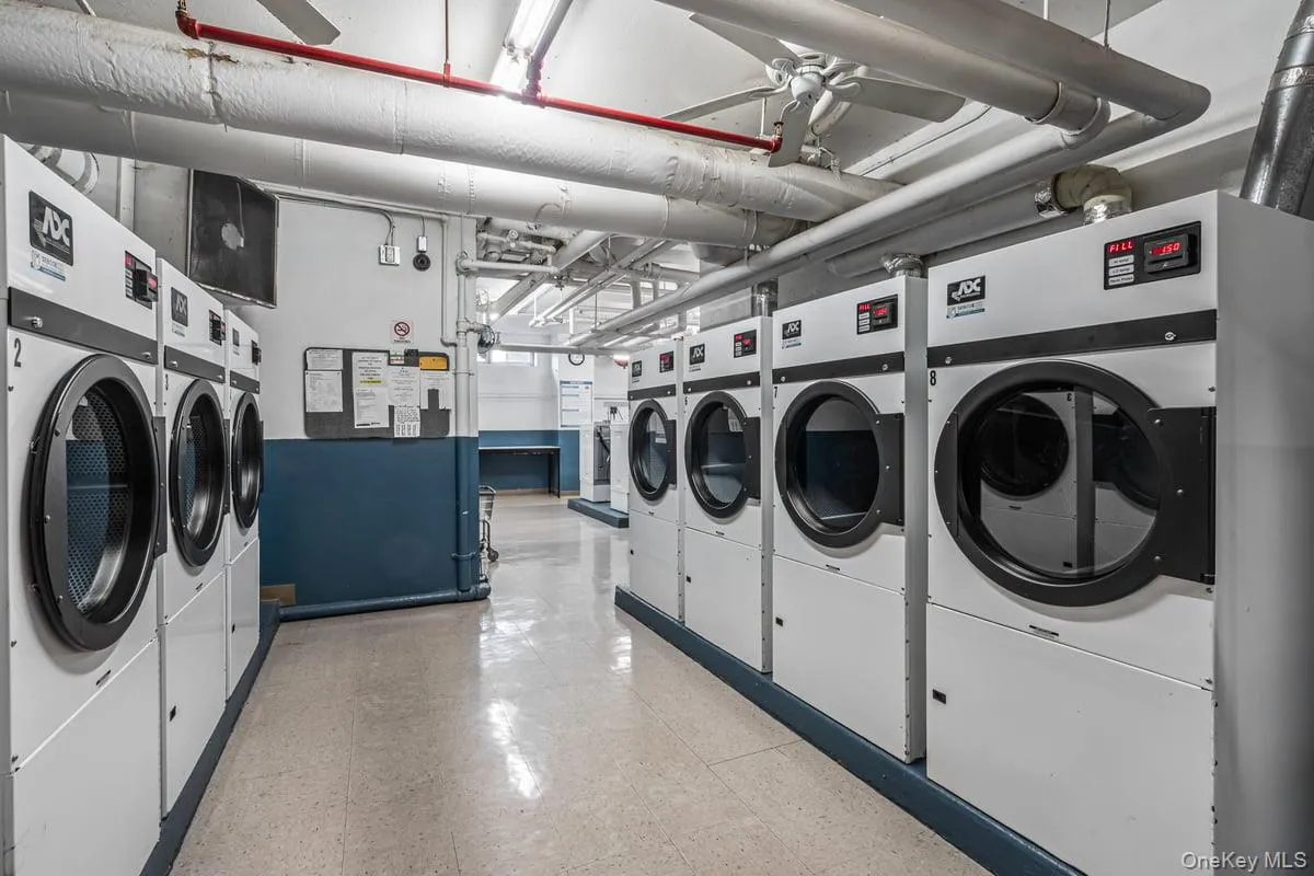 220-55 46th Avenue, New York, NY, 1 Bedroom Bedrooms, 3 Rooms Rooms,1 BathroomBathrooms,Residential,For Rent,46th,0,1052542 220-55 46th Avenue, New York, NY, 1 Bedroom Bedrooms, 3 Rooms Rooms,1 BathroomBathrooms,Residential,For Rent,46th,0,1052542
