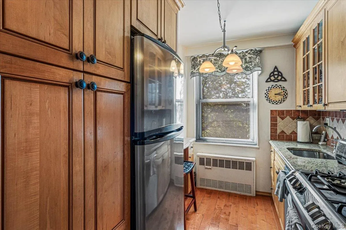 220-55 46th Avenue, New York, NY, 1 Bedroom Bedrooms, 3 Rooms Rooms,1 BathroomBathrooms,Residential,For Rent,46th,0,1052542 220-55 46th Avenue, New York, NY, 1 Bedroom Bedrooms, 3 Rooms Rooms,1 BathroomBathrooms,Residential,For Rent,46th,0,1052542