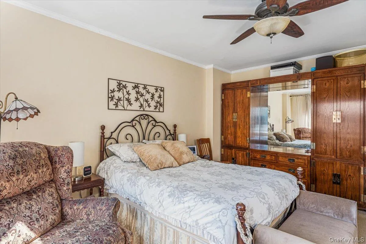 220-55 46th Avenue, New York, NY, 1 Bedroom Bedrooms, 3 Rooms Rooms,1 BathroomBathrooms,Residential,For Rent,46th,0,1052542 220-55 46th Avenue, New York, NY, 1 Bedroom Bedrooms, 3 Rooms Rooms,1 BathroomBathrooms,Residential,For Rent,46th,0,1052542