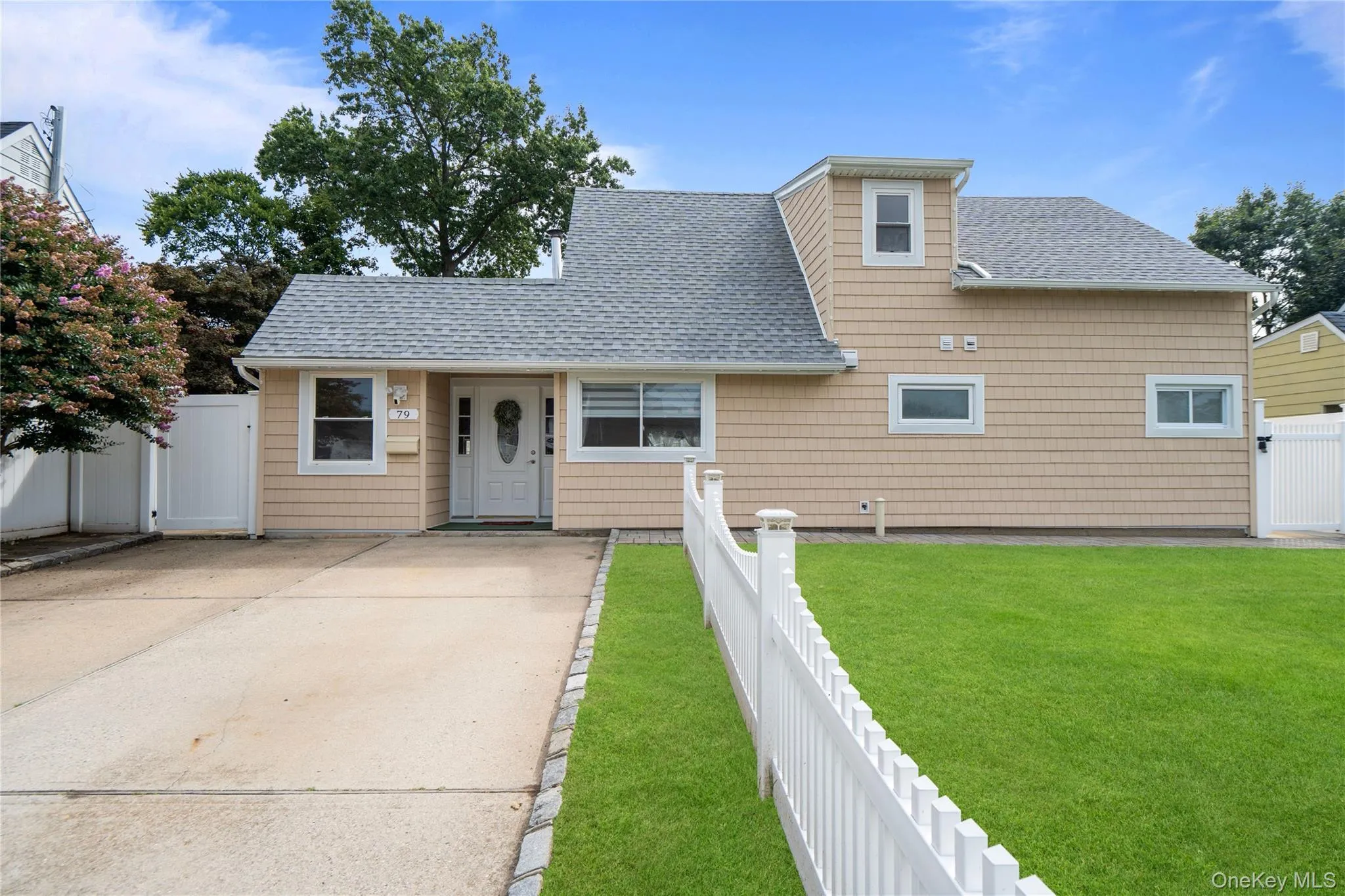 79 Albatross Road, Hempstead, NY, 3 Bedrooms Bedrooms, 7 Rooms Rooms,2 BathroomsBathrooms,Residential,For Rent,Albatross,0,1052557 79 Albatross Road, Hempstead, NY, 3 Bedrooms Bedrooms, 7 Rooms Rooms,2 BathroomsBathrooms,Residential,For Rent,Albatross,0,1052557