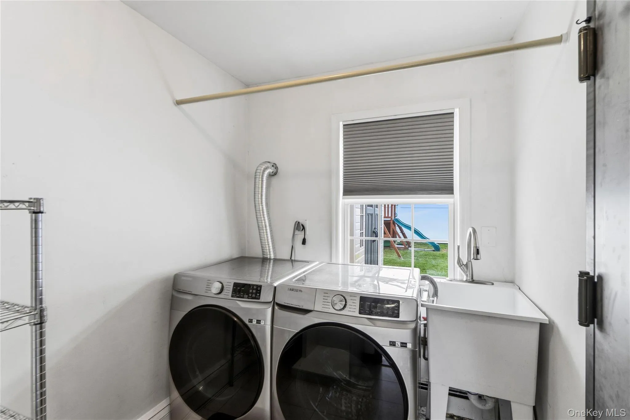 79 Albatross Road, Hempstead, NY, 3 Bedrooms Bedrooms, 7 Rooms Rooms,2 BathroomsBathrooms,Residential,For Rent,Albatross,0,1052557 79 Albatross Road, Hempstead, NY, 3 Bedrooms Bedrooms, 7 Rooms Rooms,2 BathroomsBathrooms,Residential,For Rent,Albatross,0,1052557