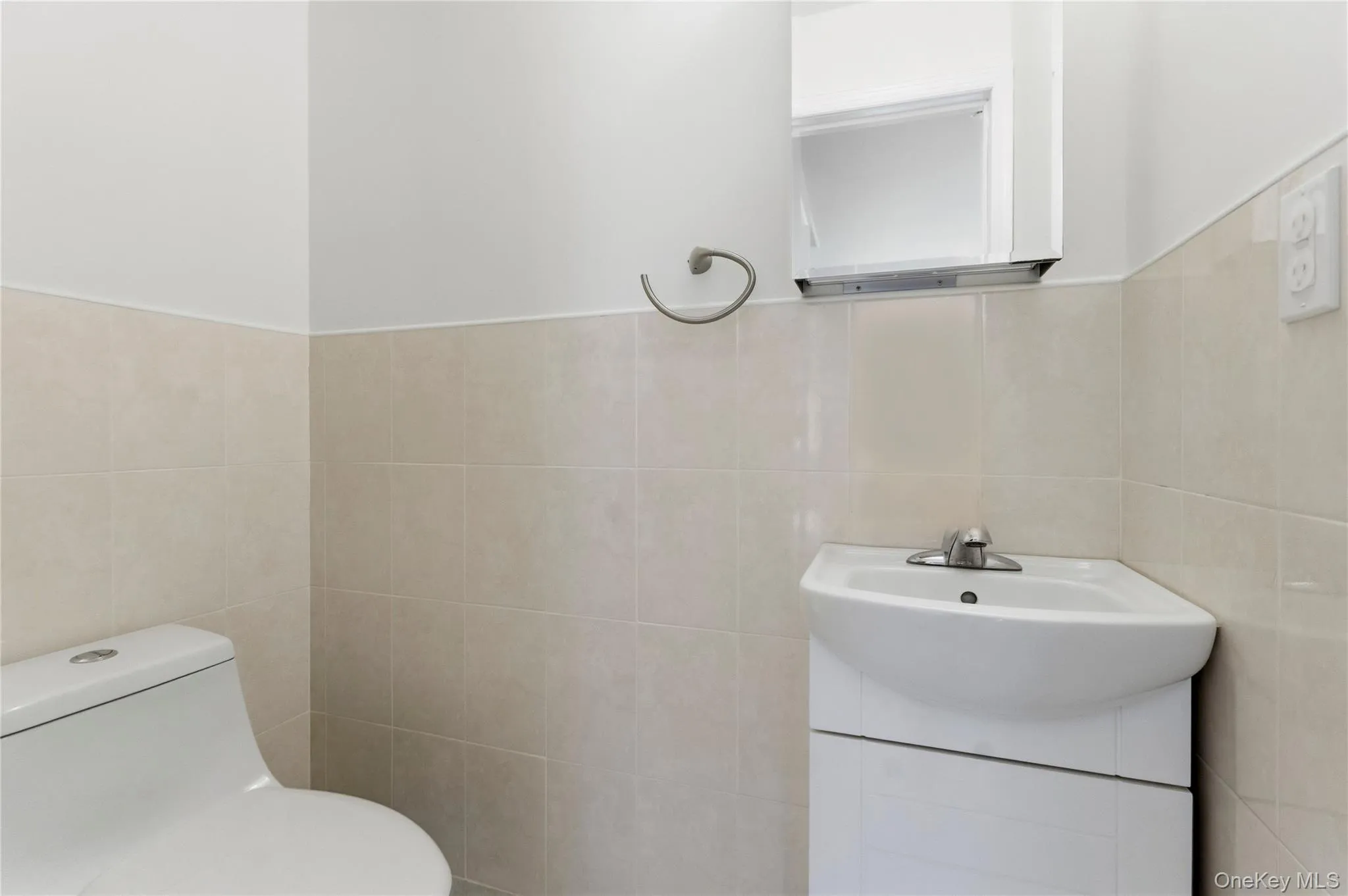 79 Albatross Road, Hempstead, NY, 3 Bedrooms Bedrooms, 7 Rooms Rooms,2 BathroomsBathrooms,Residential,For Rent,Albatross,0,1052557 79 Albatross Road, Hempstead, NY, 3 Bedrooms Bedrooms, 7 Rooms Rooms,2 BathroomsBathrooms,Residential,For Rent,Albatross,0,1052557