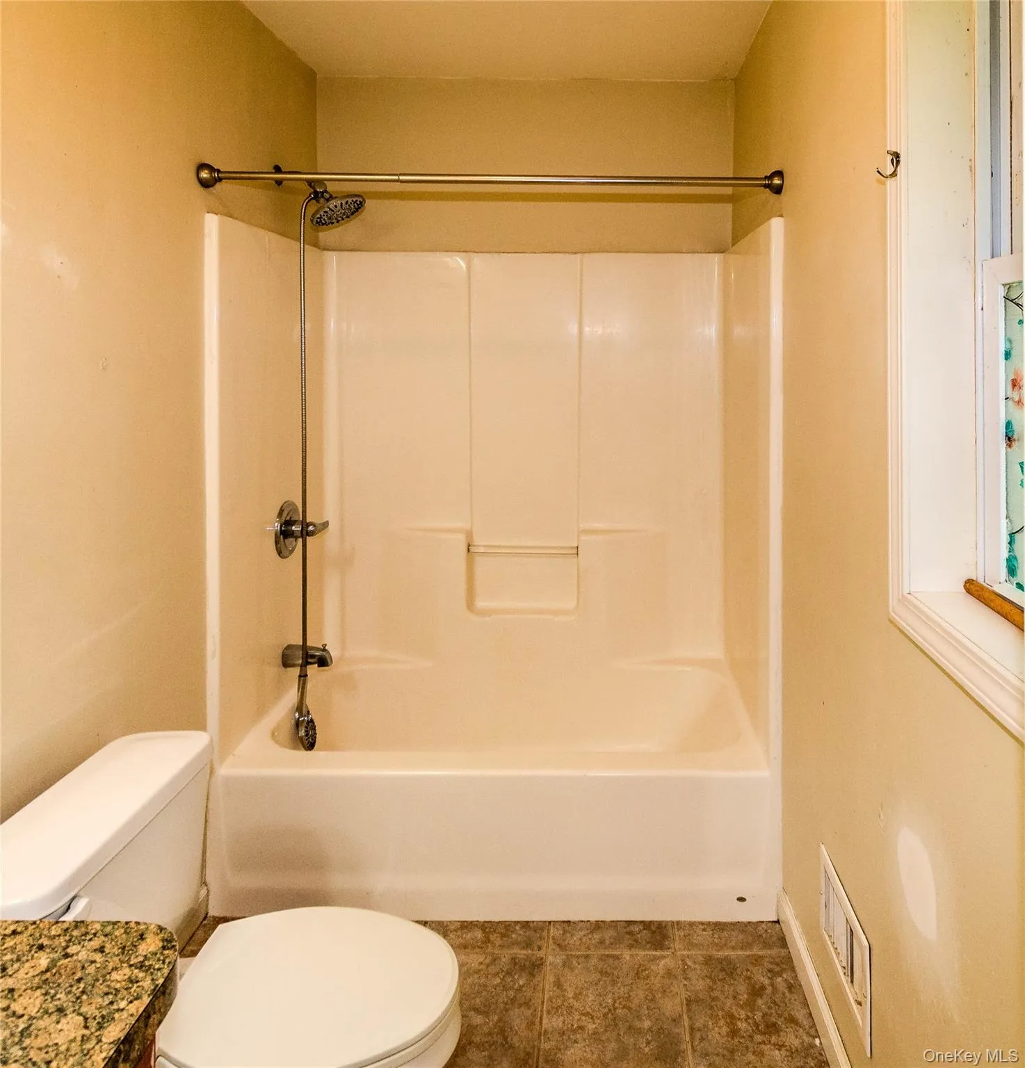 28 3rd Street, Middletown, NY, 4 Bedrooms Bedrooms, 10 Rooms Rooms,3 BathroomsBathrooms,Residential,For Rent,3rd,0,1052558 28 3rd Street, Middletown, NY, 4 Bedrooms Bedrooms, 10 Rooms Rooms,3 BathroomsBathrooms,Residential,For Rent,3rd,0,1052558
