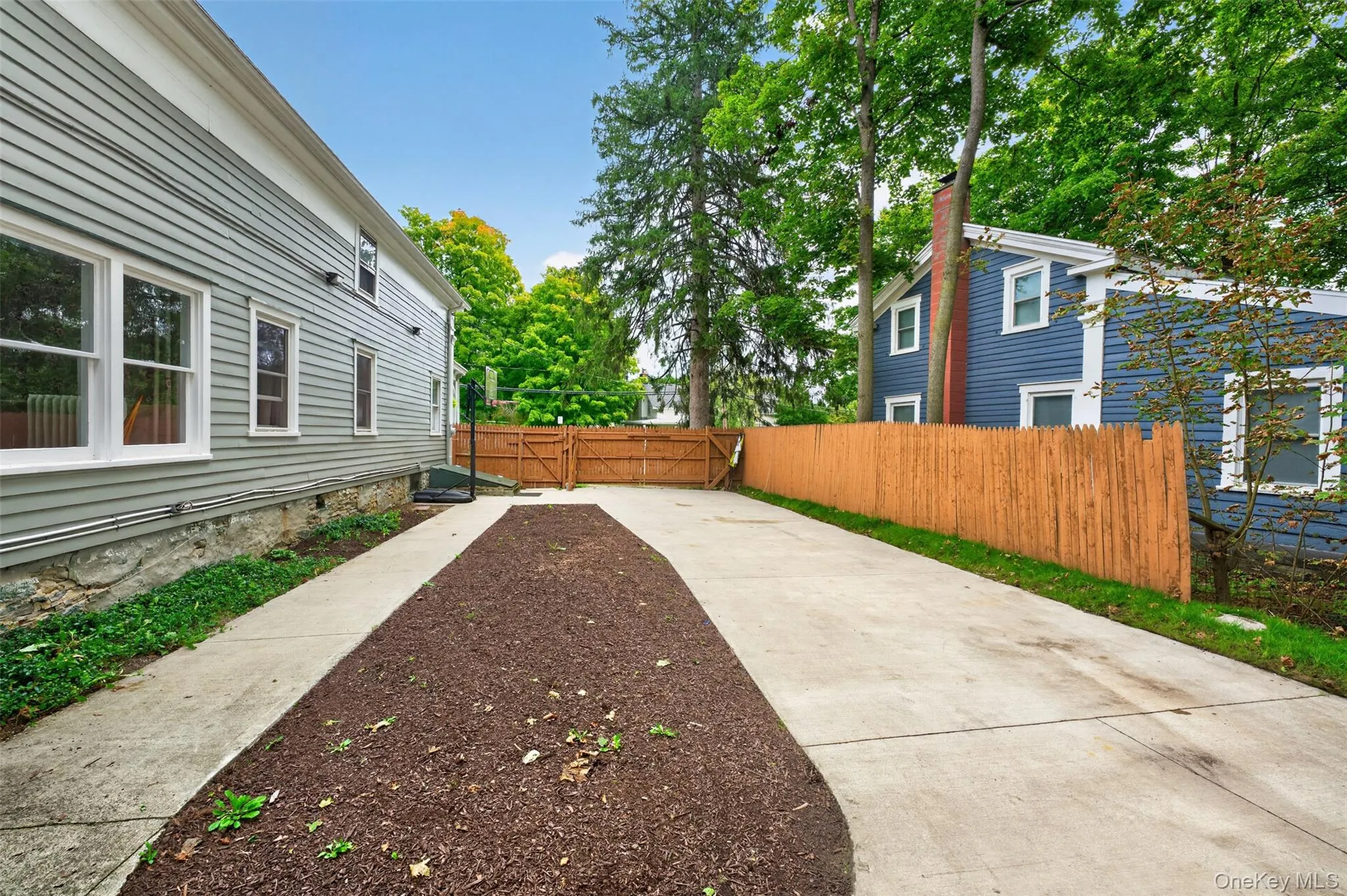 1407 Albany Avenue, Kinderhook, NY, 3 Bedrooms Bedrooms, 11 Rooms Rooms,1 BathroomBathrooms,Residential,For Rent,Albany,0,1052569 1407 Albany Avenue, Kinderhook, NY, 3 Bedrooms Bedrooms, 11 Rooms Rooms,1 BathroomBathrooms,Residential,For Rent,Albany,0,1052569