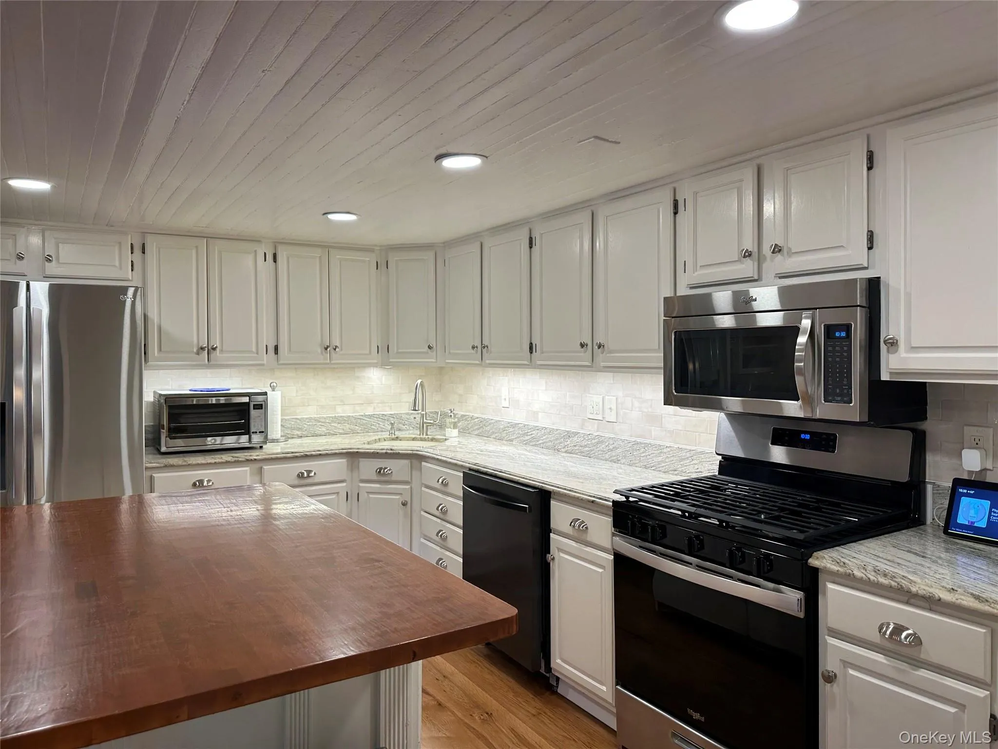 1407 Albany Avenue, Kinderhook, NY, 3 Bedrooms Bedrooms, 11 Rooms Rooms,1 BathroomBathrooms,Residential,For Rent,Albany,0,1052569 1407 Albany Avenue, Kinderhook, NY, 3 Bedrooms Bedrooms, 11 Rooms Rooms,1 BathroomBathrooms,Residential,For Rent,Albany,0,1052569