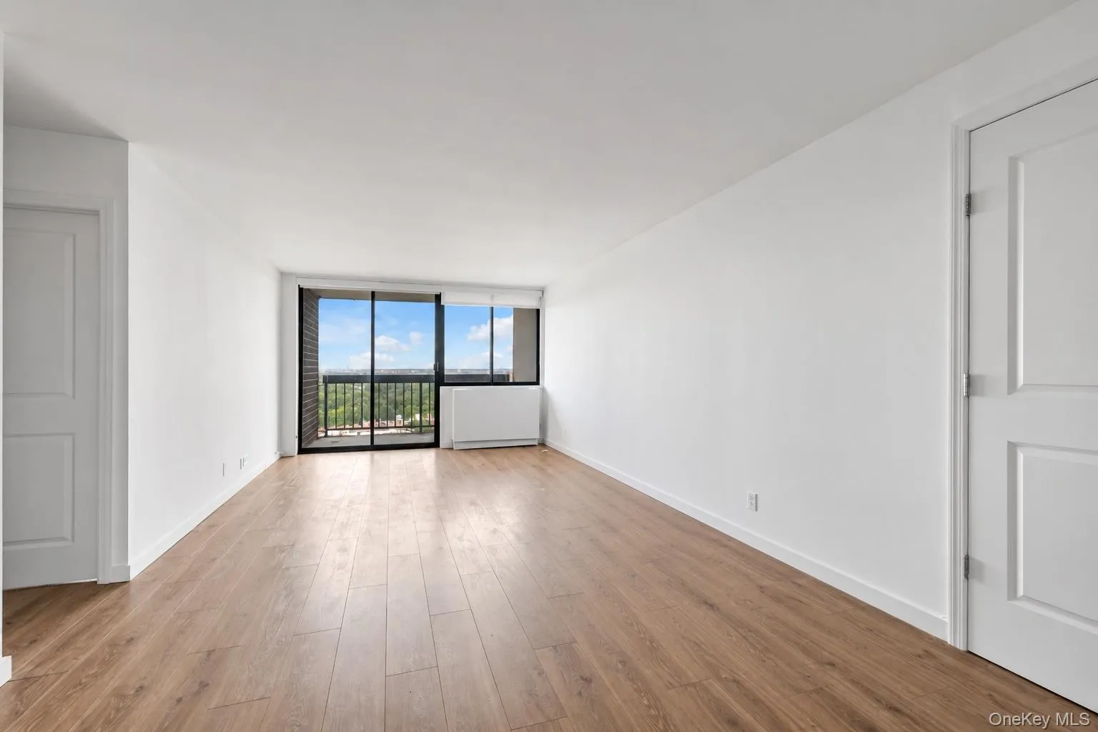2 Bay Club Drive, New York, NY, 1 Bedroom Bedrooms, 4 Rooms Rooms,1 BathroomBathrooms,Residential,For Rent,Bay Club,0,1052571 2 Bay Club Drive, New York, NY, 1 Bedroom Bedrooms, 4 Rooms Rooms,1 BathroomBathrooms,Residential,For Rent,Bay Club,0,1052571