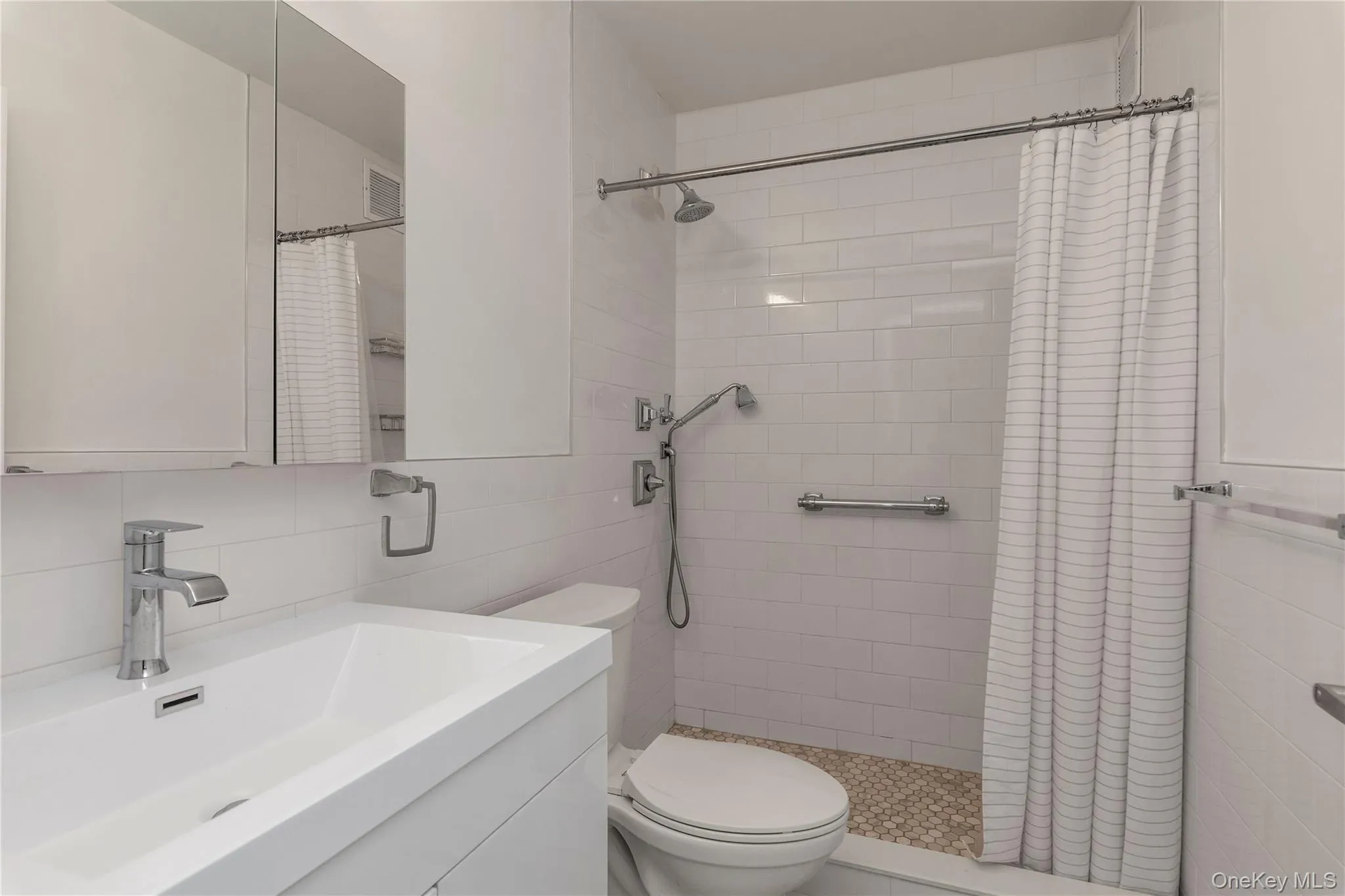 2 Bay Club Drive, New York, NY, 1 Bedroom Bedrooms, 4 Rooms Rooms,1 BathroomBathrooms,Residential,For Rent,Bay Club,0,1052571 2 Bay Club Drive, New York, NY, 1 Bedroom Bedrooms, 4 Rooms Rooms,1 BathroomBathrooms,Residential,For Rent,Bay Club,0,1052571