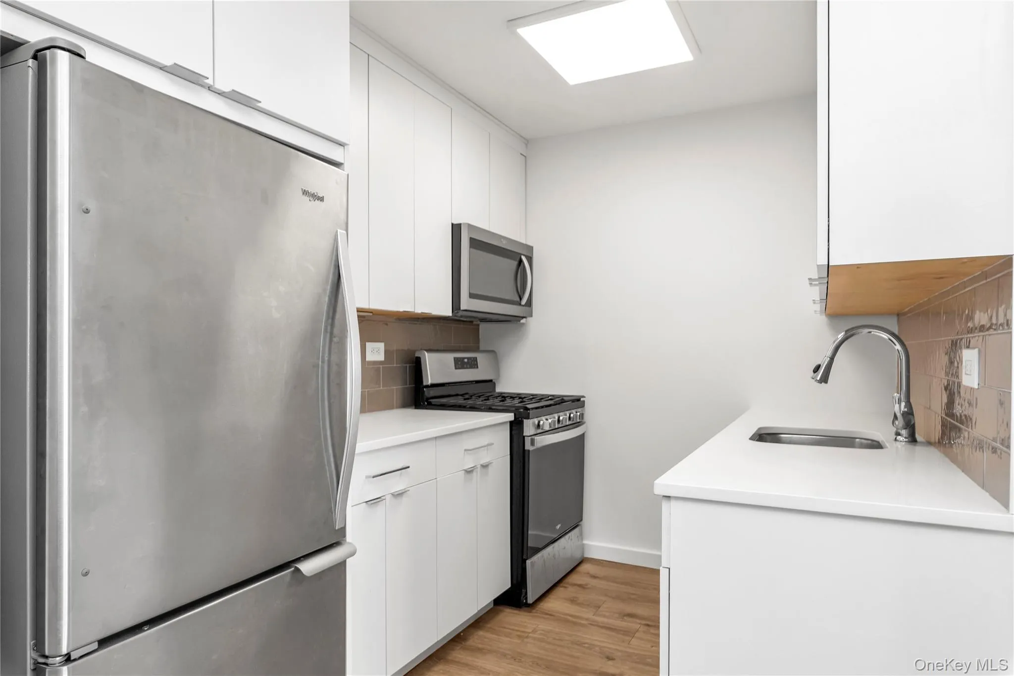 2 Bay Club Drive, New York, NY, 1 Bedroom Bedrooms, 4 Rooms Rooms,1 BathroomBathrooms,Residential,For Rent,Bay Club,0,1052571 2 Bay Club Drive, New York, NY, 1 Bedroom Bedrooms, 4 Rooms Rooms,1 BathroomBathrooms,Residential,For Rent,Bay Club,0,1052571