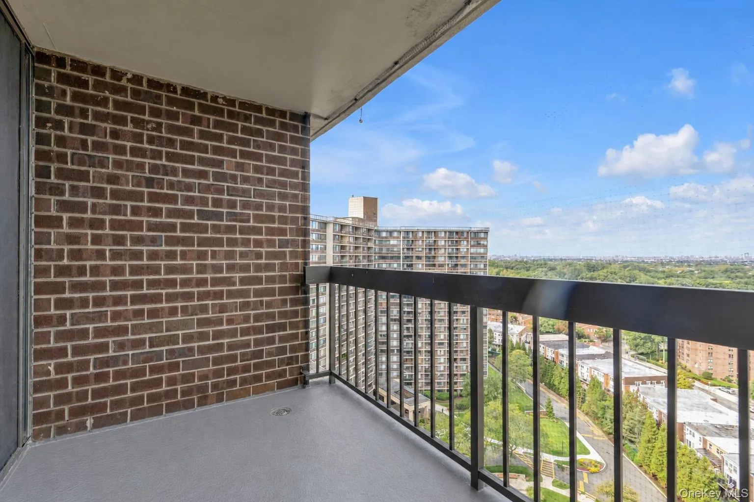 2 Bay Club Drive, New York, NY, 1 Bedroom Bedrooms, 4 Rooms Rooms,1 BathroomBathrooms,Residential,For Rent,Bay Club,0,1052571 2 Bay Club Drive, New York, NY, 1 Bedroom Bedrooms, 4 Rooms Rooms,1 BathroomBathrooms,Residential,For Rent,Bay Club,0,1052571