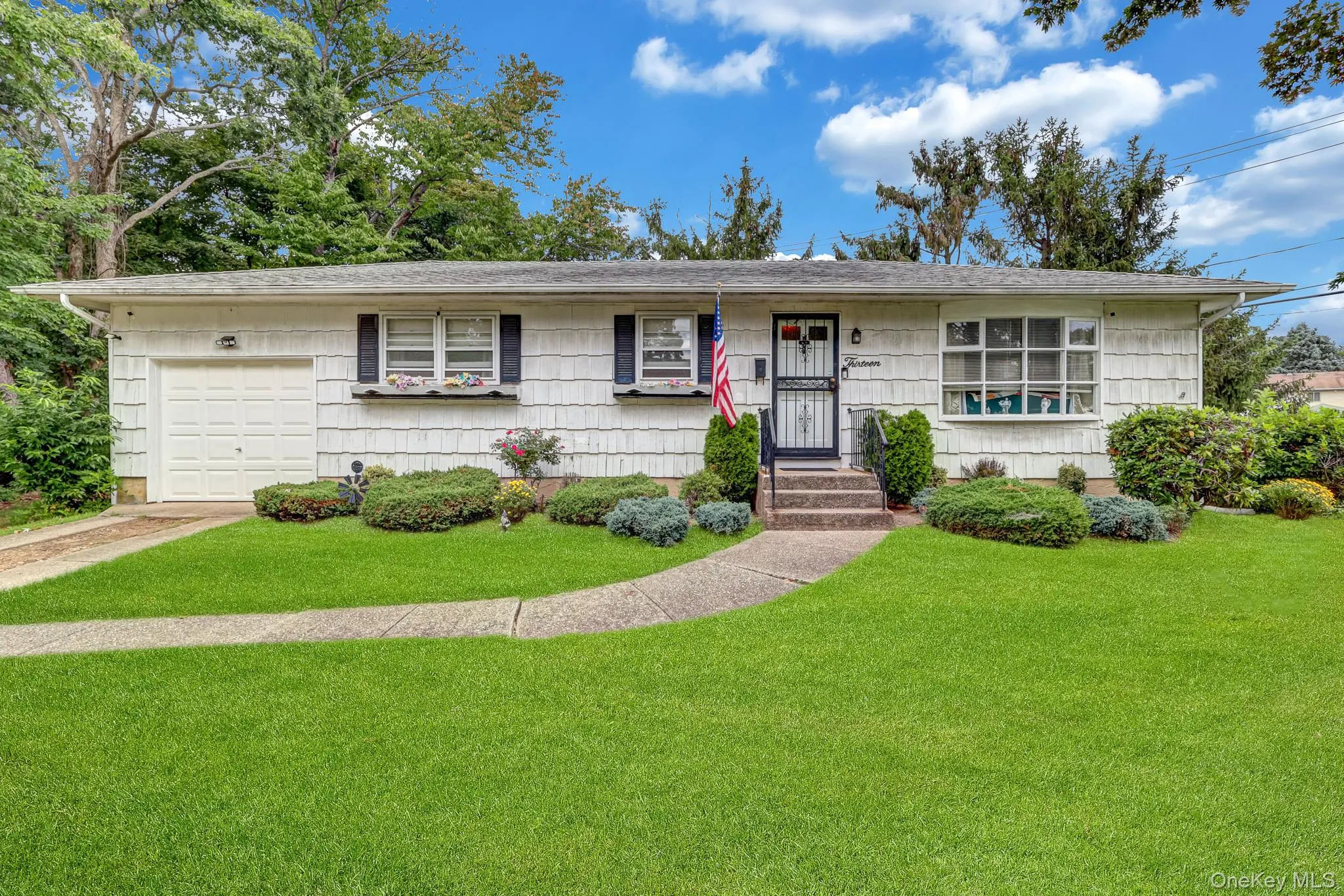 13 Haight Street, Babylon, NY, 3 Bedrooms Bedrooms, 6 Rooms Rooms,1 BathroomBathrooms,Residential,For Rent,Haight,0,1052585 13 Haight Street, Babylon, NY, 3 Bedrooms Bedrooms, 6 Rooms Rooms,1 BathroomBathrooms,Residential,For Rent,Haight,0,1052585