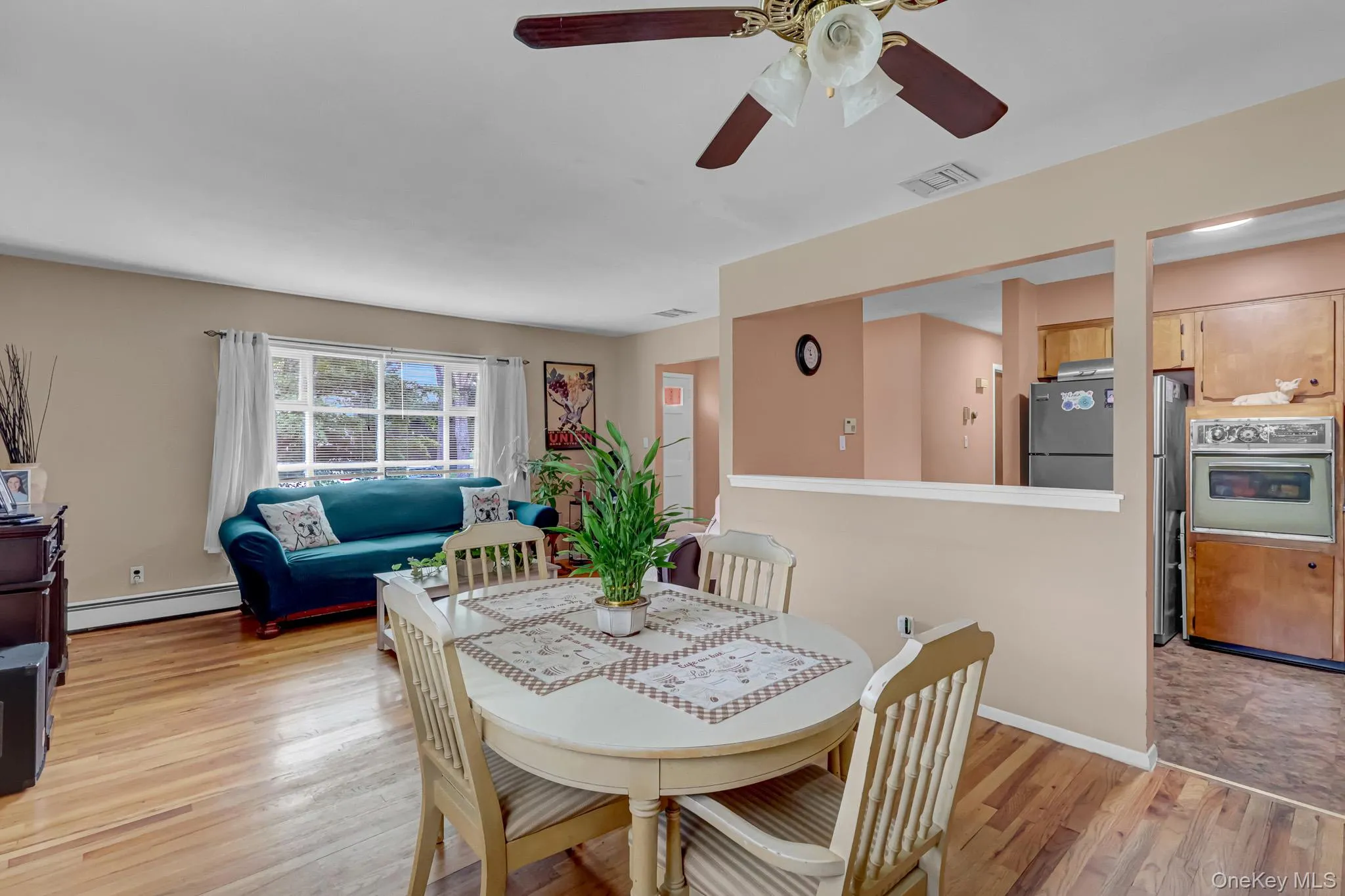 13 Haight Street, Babylon, NY, 3 Bedrooms Bedrooms, 6 Rooms Rooms,1 BathroomBathrooms,Residential,For Rent,Haight,0,1052585 13 Haight Street, Babylon, NY, 3 Bedrooms Bedrooms, 6 Rooms Rooms,1 BathroomBathrooms,Residential,For Rent,Haight,0,1052585