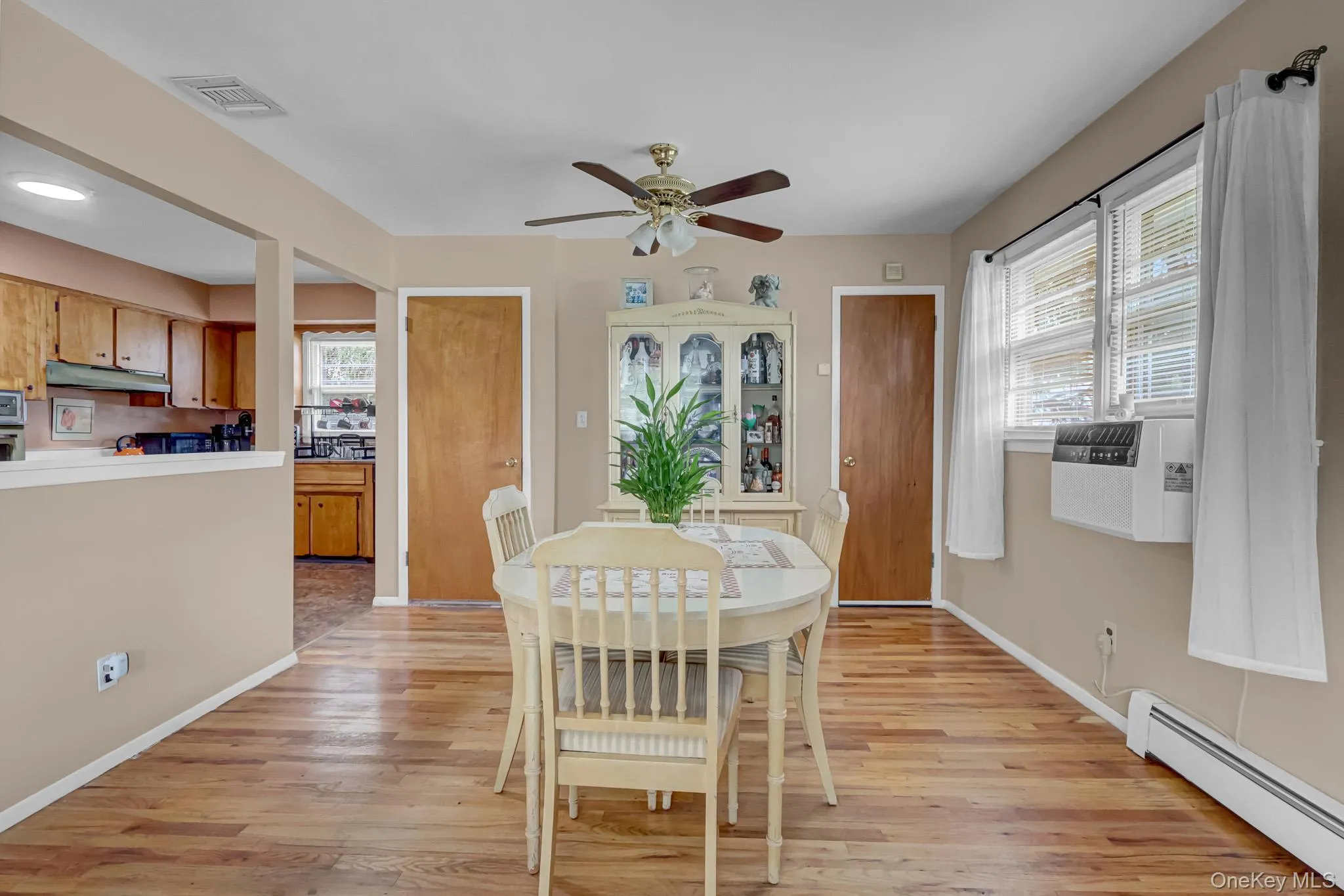 13 Haight Street, Babylon, NY, 3 Bedrooms Bedrooms, 6 Rooms Rooms,1 BathroomBathrooms,Residential,For Rent,Haight,0,1052585 13 Haight Street, Babylon, NY, 3 Bedrooms Bedrooms, 6 Rooms Rooms,1 BathroomBathrooms,Residential,For Rent,Haight,0,1052585
