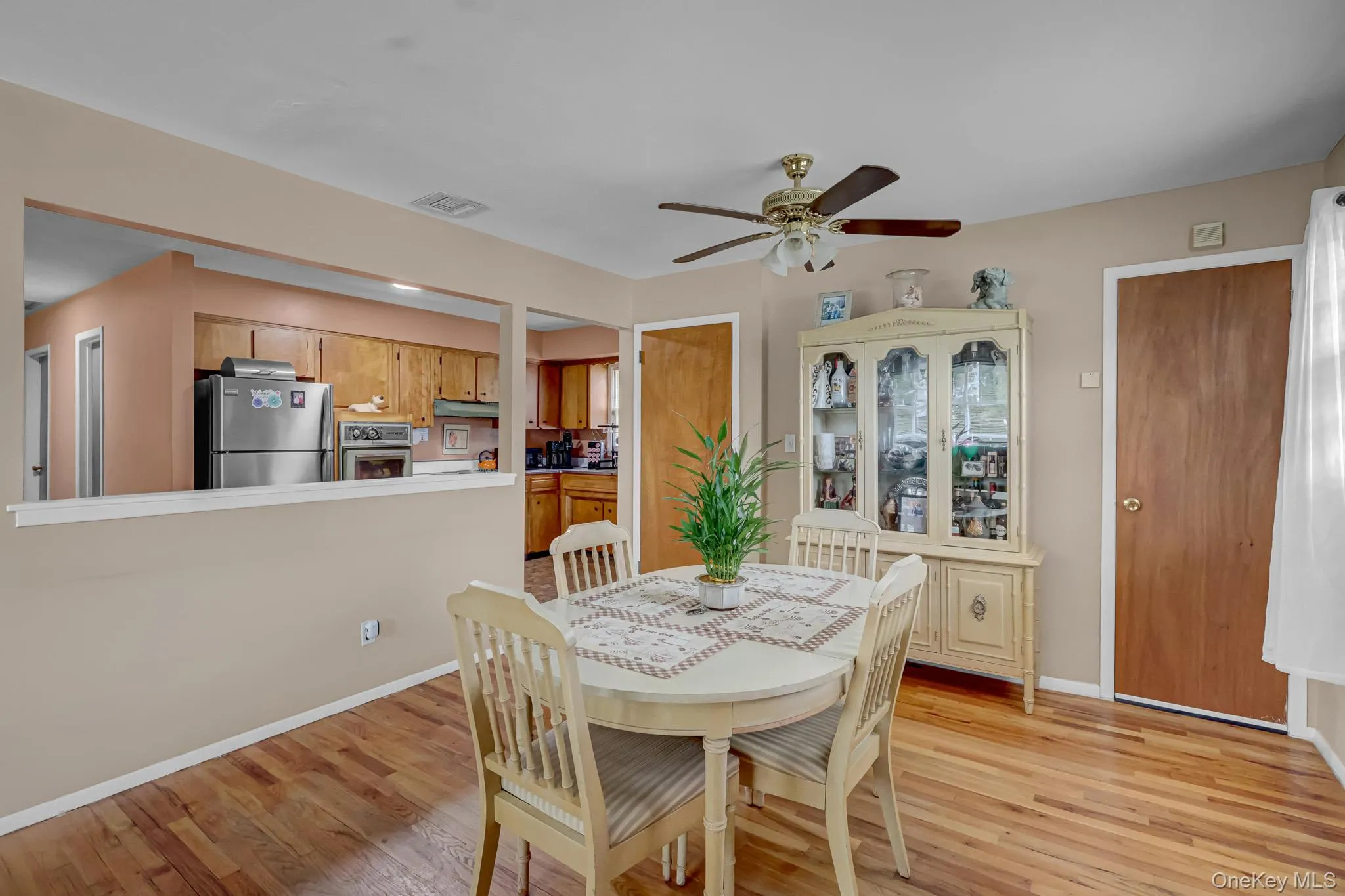 13 Haight Street, Babylon, NY, 3 Bedrooms Bedrooms, 6 Rooms Rooms,1 BathroomBathrooms,Residential,For Rent,Haight,0,1052585 13 Haight Street, Babylon, NY, 3 Bedrooms Bedrooms, 6 Rooms Rooms,1 BathroomBathrooms,Residential,For Rent,Haight,0,1052585