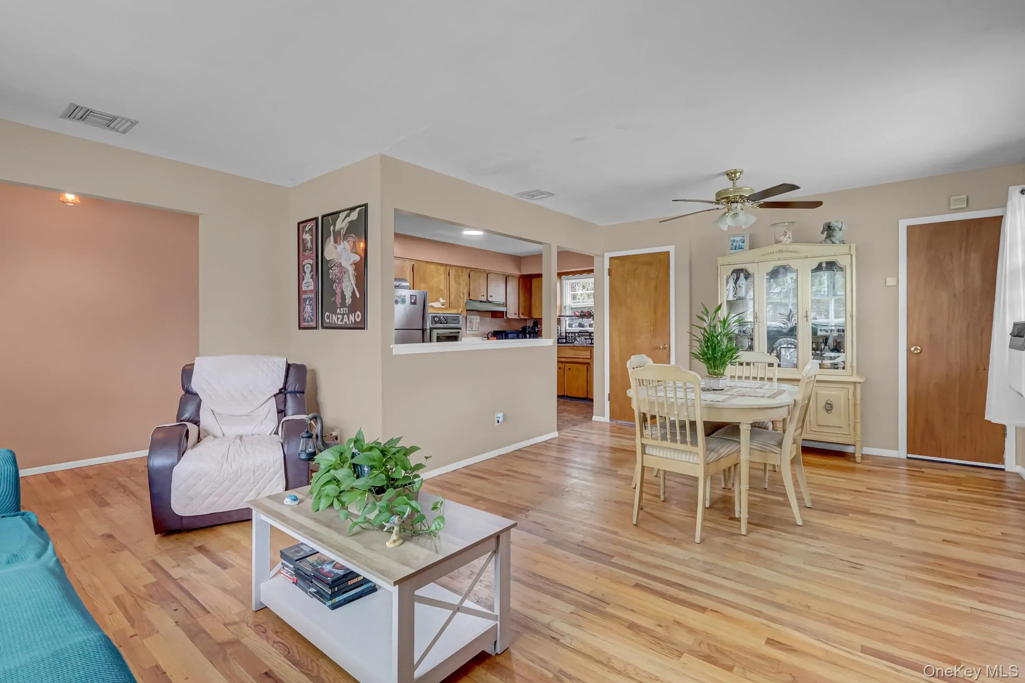 13 Haight Street, Babylon, NY, 3 Bedrooms Bedrooms, 6 Rooms Rooms,1 BathroomBathrooms,Residential,For Rent,Haight,0,1052585 13 Haight Street, Babylon, NY, 3 Bedrooms Bedrooms, 6 Rooms Rooms,1 BathroomBathrooms,Residential,For Rent,Haight,0,1052585
