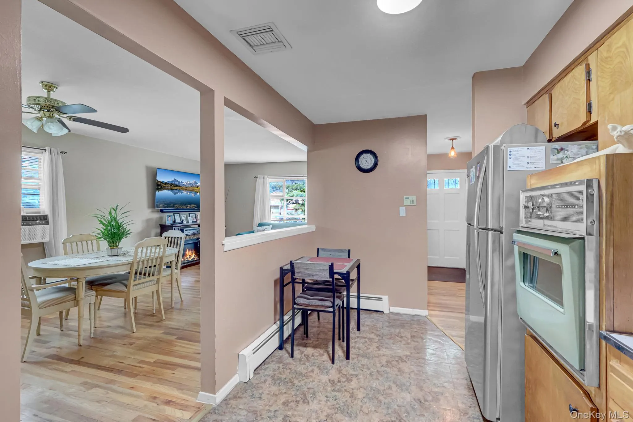 13 Haight Street, Babylon, NY, 3 Bedrooms Bedrooms, 6 Rooms Rooms,1 BathroomBathrooms,Residential,For Rent,Haight,0,1052585 13 Haight Street, Babylon, NY, 3 Bedrooms Bedrooms, 6 Rooms Rooms,1 BathroomBathrooms,Residential,For Rent,Haight,0,1052585