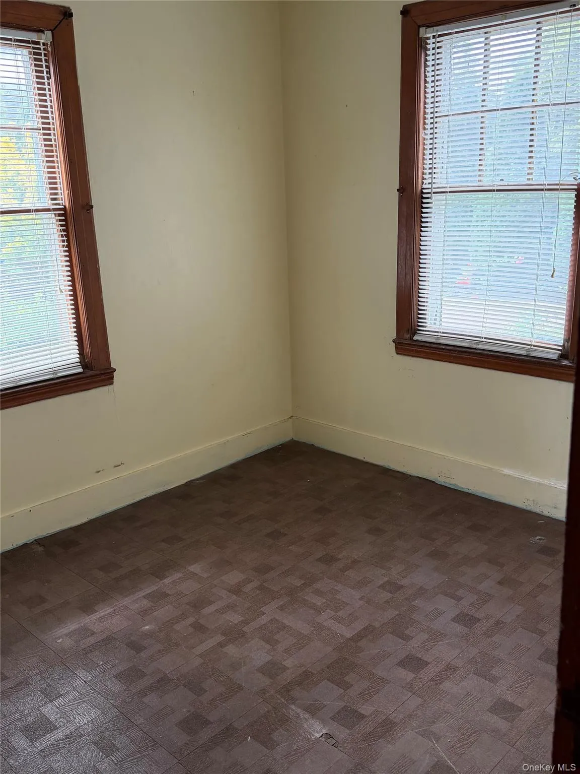 54 Robin Road, Brookhaven, NY, 5 Bedrooms Bedrooms, 9 Rooms Rooms,2 BathroomsBathrooms,Residential,For Rent,Robin,0,1052586 54 Robin Road, Brookhaven, NY, 5 Bedrooms Bedrooms, 9 Rooms Rooms,2 BathroomsBathrooms,Residential,For Rent,Robin,0,1052586