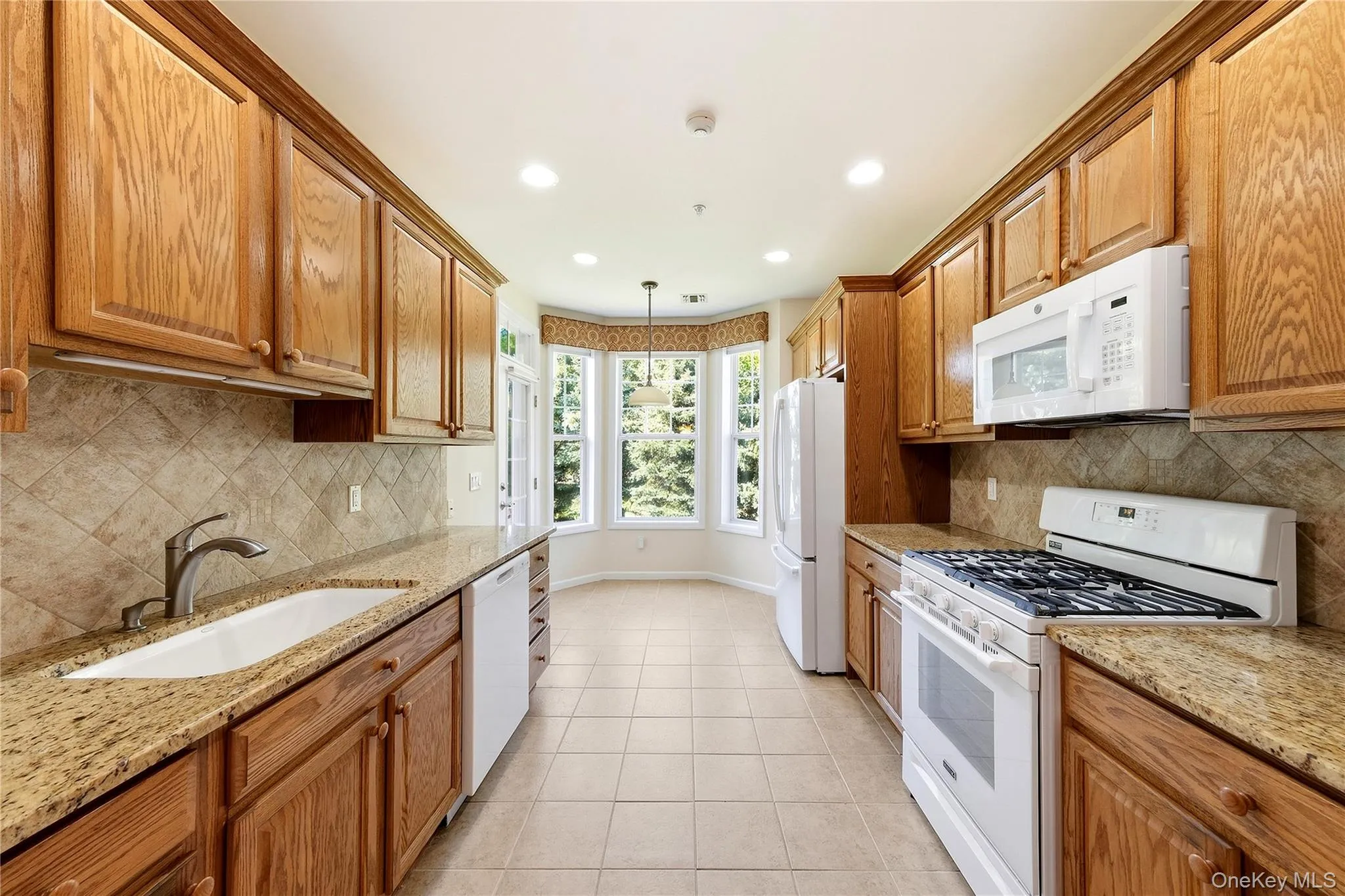 39 Symphony Drive, Brookhaven, NY, 2 Bedrooms Bedrooms, 10 Rooms Rooms,3 BathroomsBathrooms,Residential,For Rent,Symphony,0,1052587 39 Symphony Drive, Brookhaven, NY, 2 Bedrooms Bedrooms, 10 Rooms Rooms,3 BathroomsBathrooms,Residential,For Rent,Symphony,0,1052587