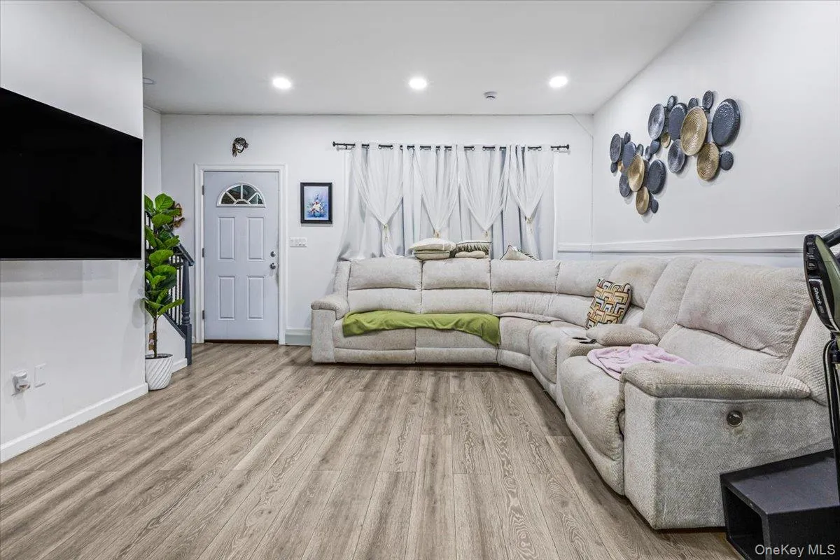10351 101st Street, New York, NY, 3 Bedrooms Bedrooms, 7 Rooms Rooms,2 BathroomsBathrooms,Residential,For Rent,101st,0,1052592 10351 101st Street, New York, NY, 3 Bedrooms Bedrooms, 7 Rooms Rooms,2 BathroomsBathrooms,Residential,For Rent,101st,0,1052592